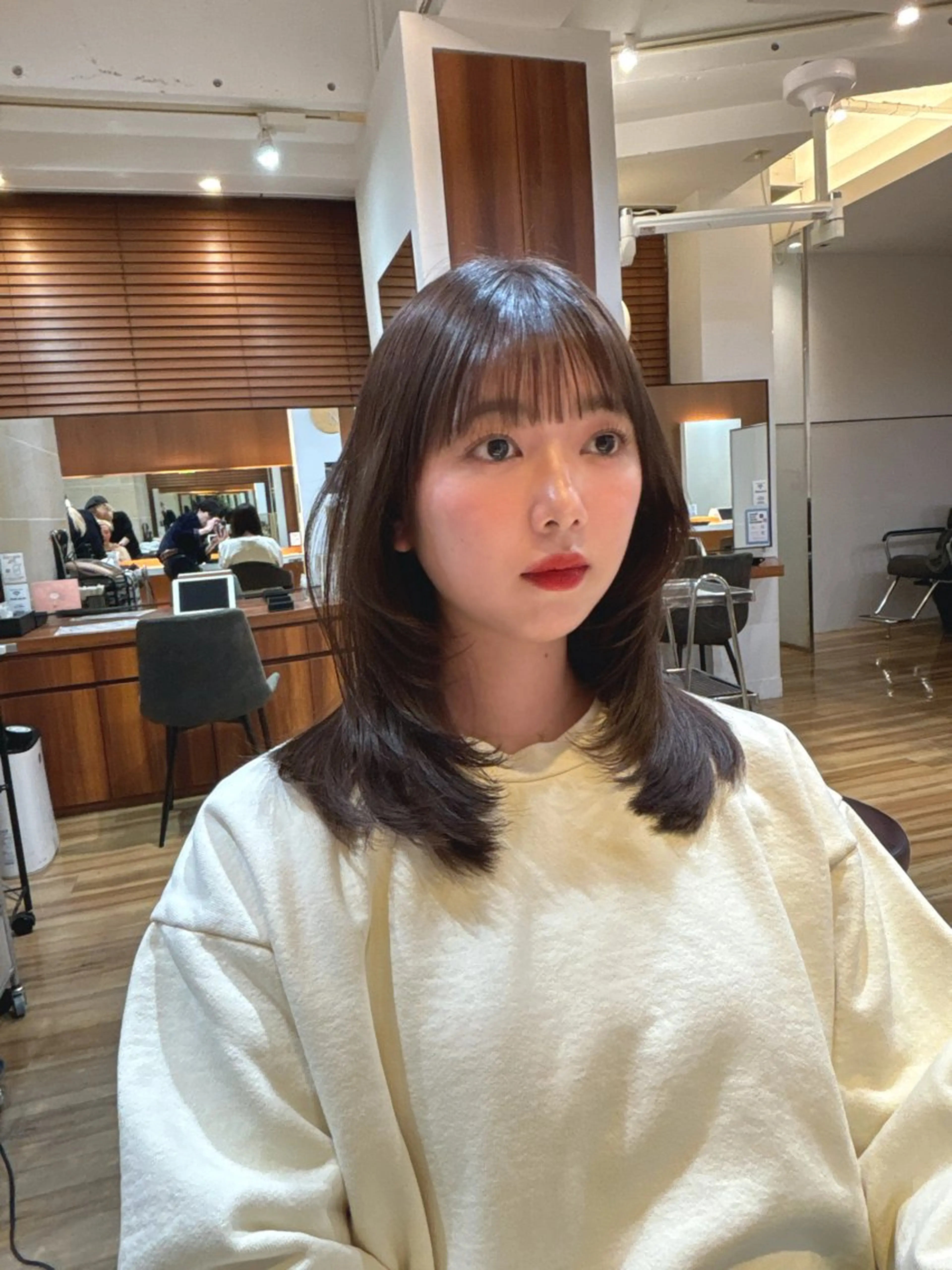 ミディアム カラー ミディアムレイヤー レイヤーカット カット ヘアカラー トリートメント レイヤーカット /透明感/千葉怜寿のヘアスタイル