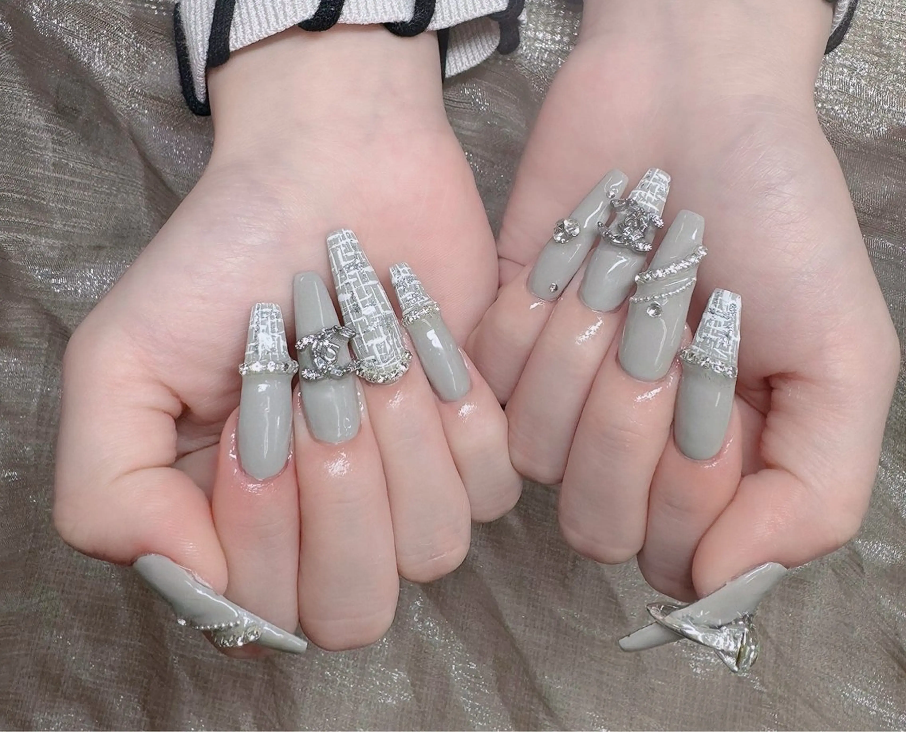 ネイル フレンチネイル ジェルネイル ガラスフレンチ ハロウィン ハート ハンドネイル H.baby Nail Salonのネイルデザイン