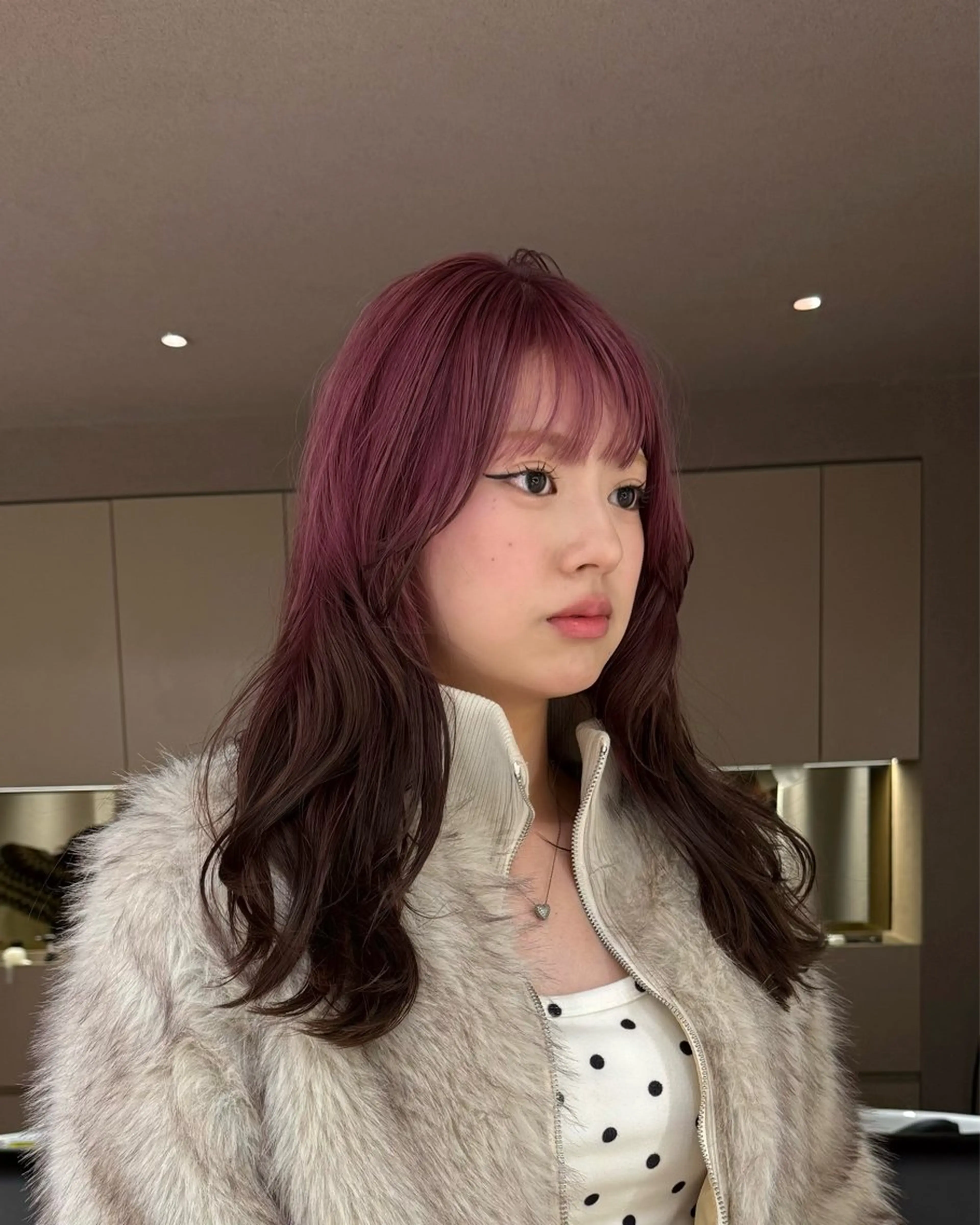 セミロング カラー デザインカラー グラデーションカラー レイヤーカット カット ヘアカラー トリートメント maison mile所属・akariナチュラル モード/恵比寿のヘアスタイル