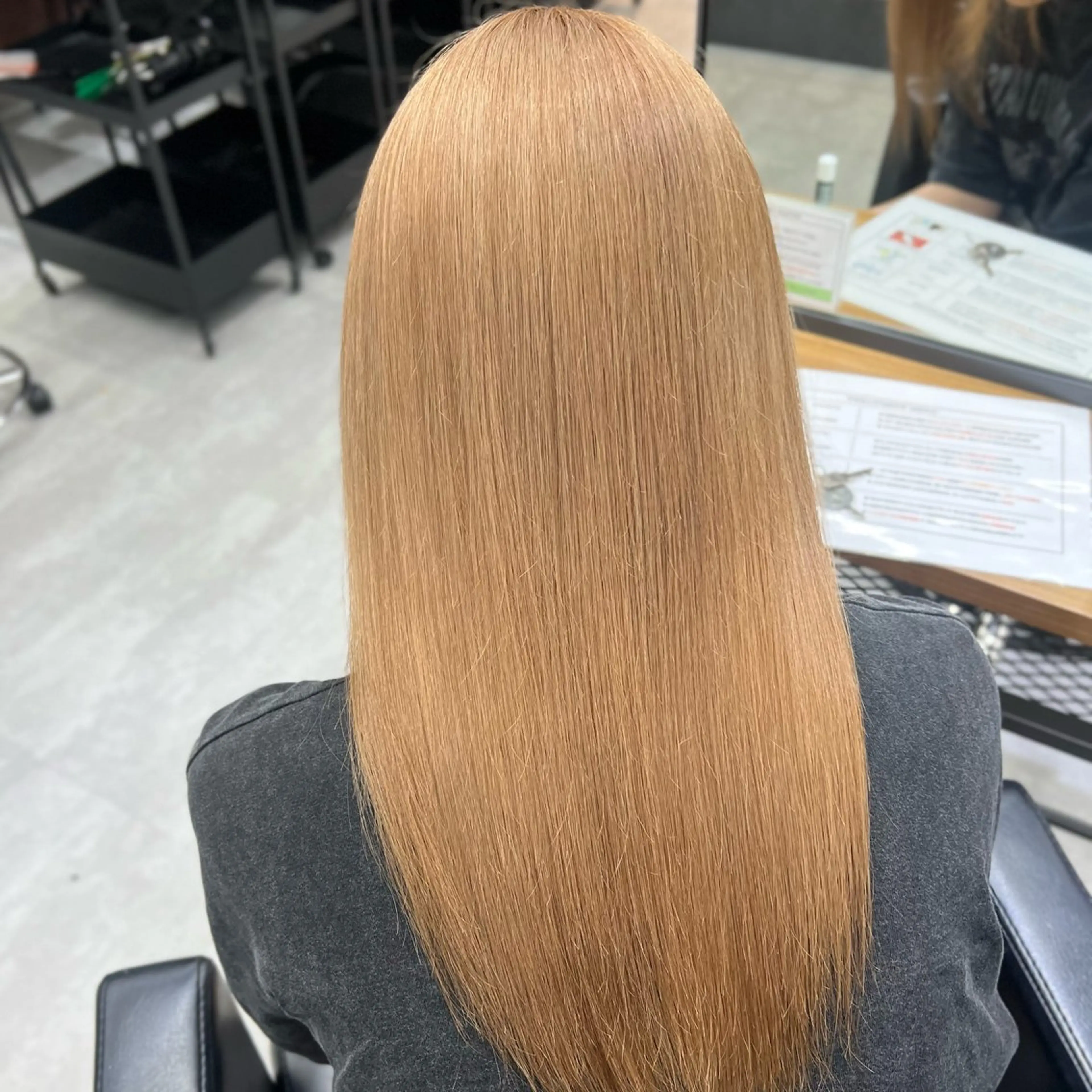 ロング カラー シールエクステ ベージュカラー ブリーチ 透明感カラー デザインカラー カットモデル募集 八王子/kyocoのヘアスタイル