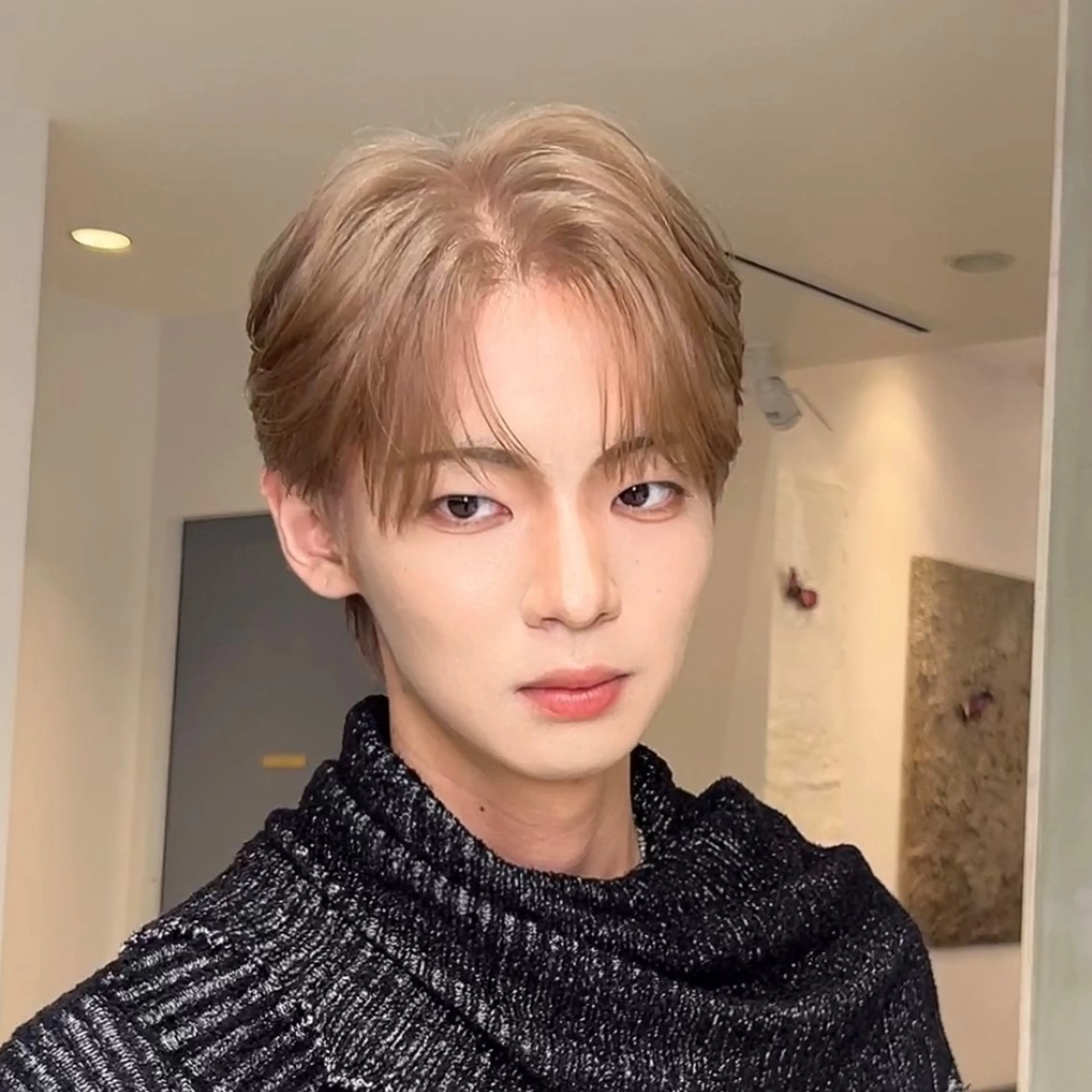 ミディアム カラー メンズ 岡田大志🇰🇷 中/韓メンズヘアのヘアスタイル