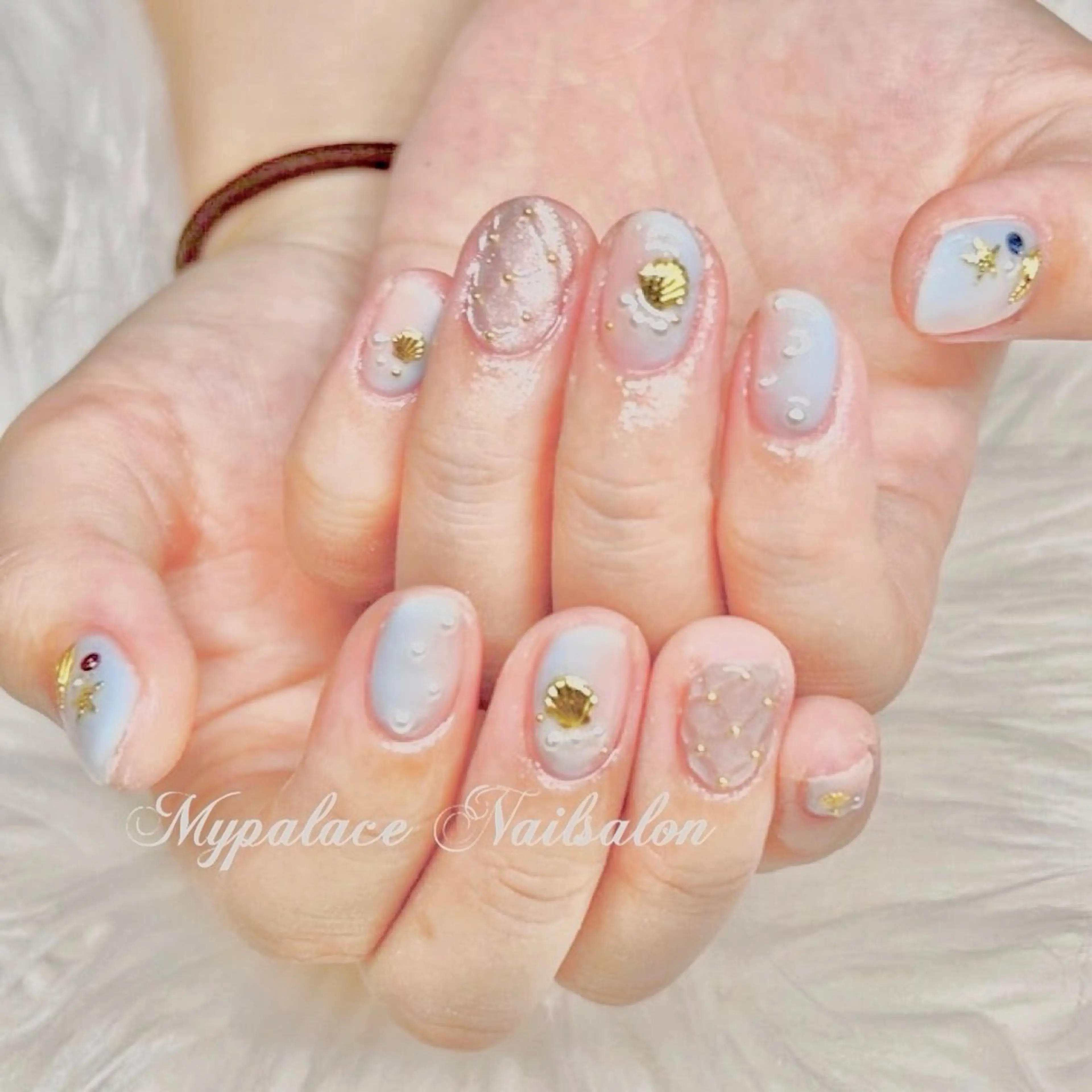 ネイル グラデーション 水色 ピンク 夏ネイル ハンドネイル Yuis Nailスカルプ専門のネイルデザイン