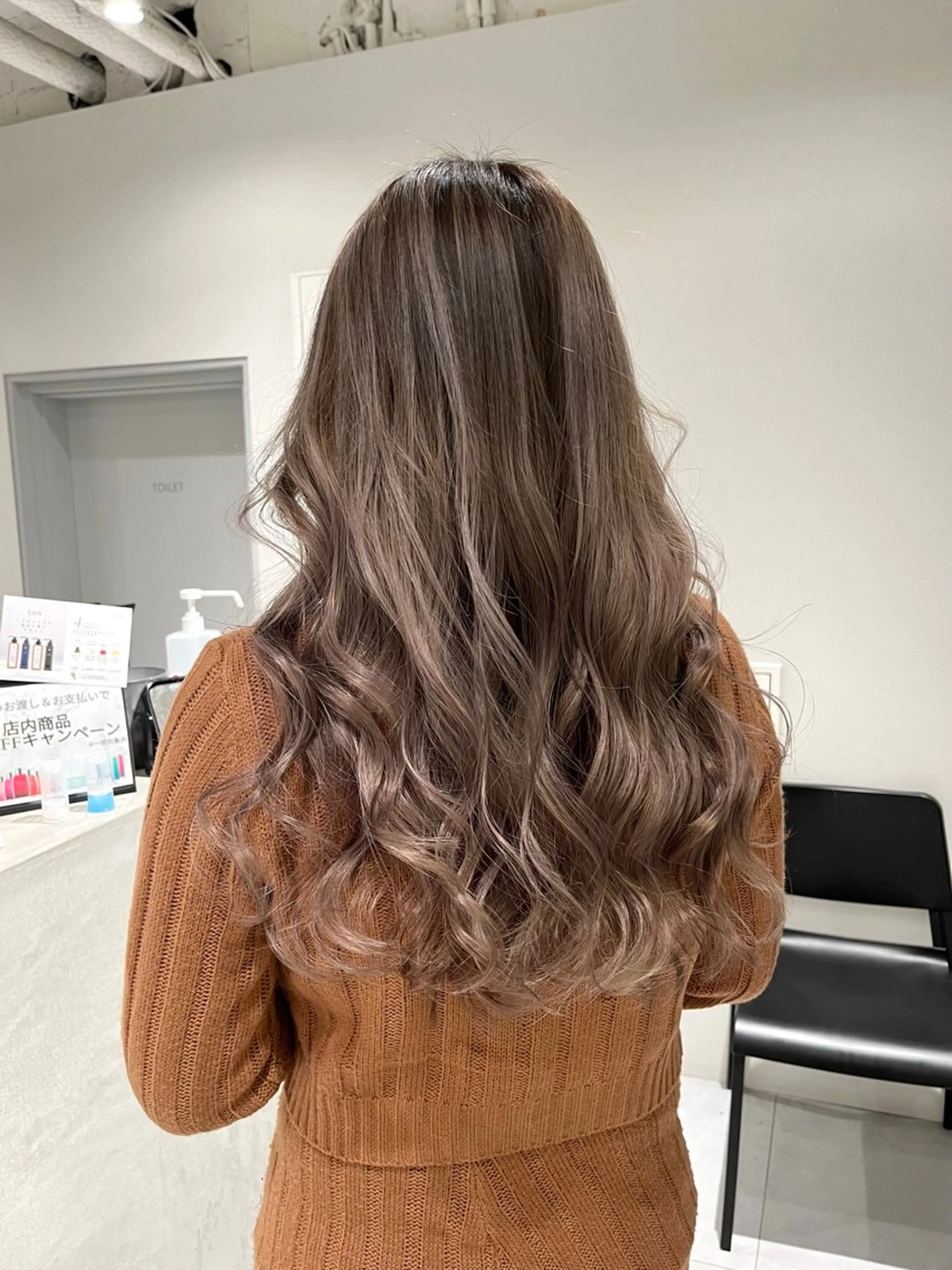 ロング カラー ヘアカラー バレイヤージュ ハイライトのヘアスタイル