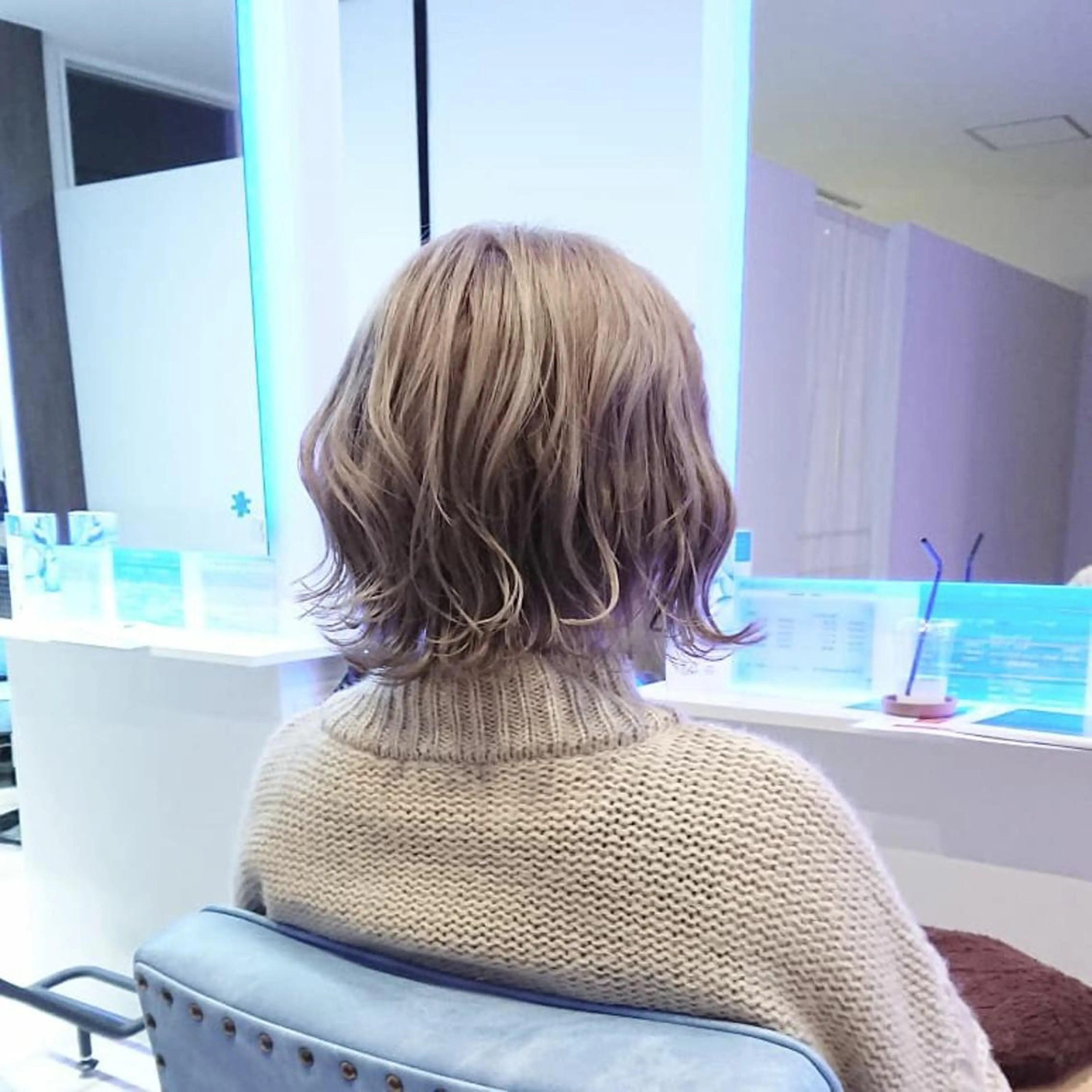 ミディアム カラー ヘアアレンジ ベージュカラー ホワイトベージュ 小林 伸行のヘアスタイル
