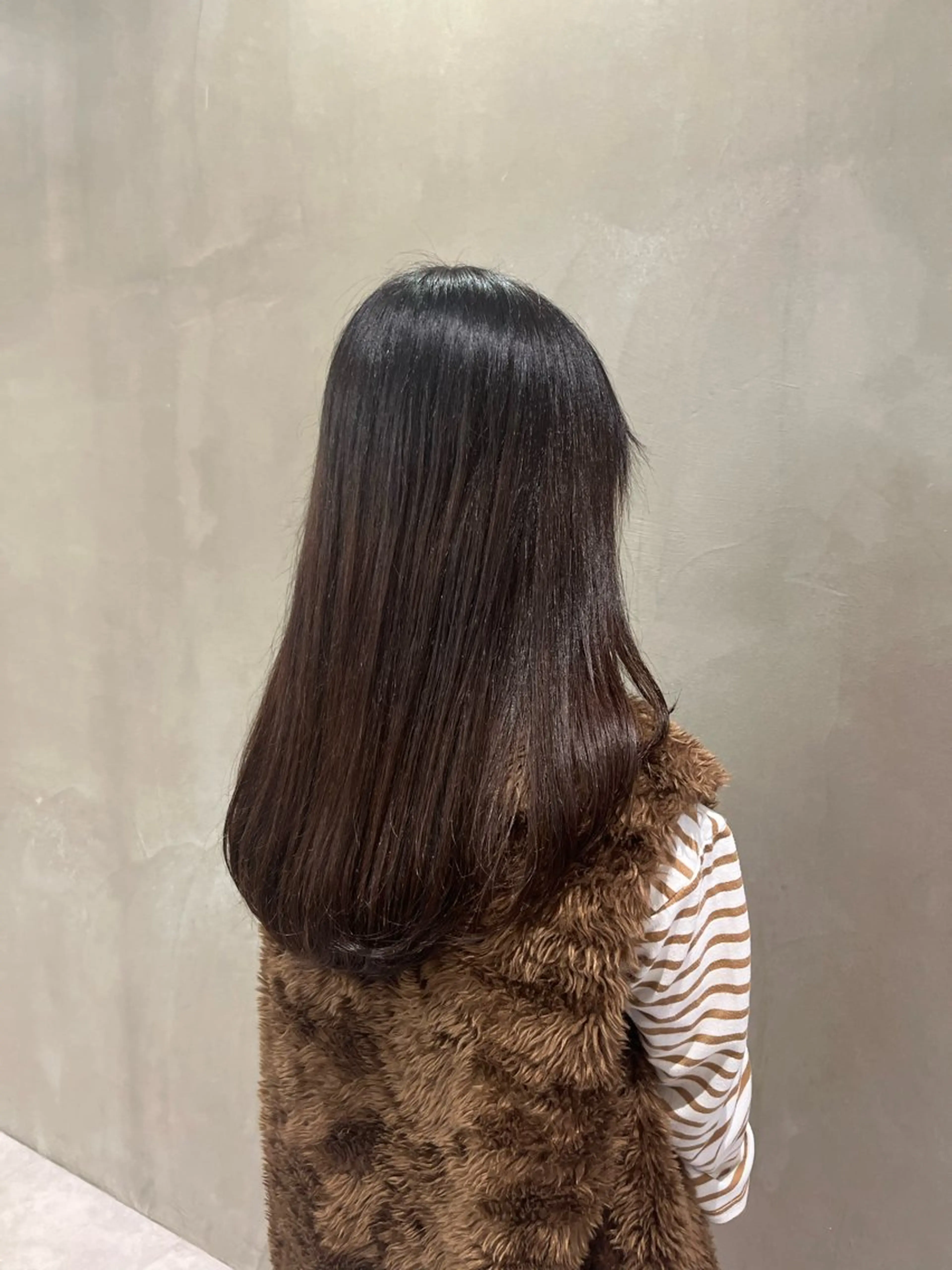 ロング 顔まわりレイヤー 顔周りカット レイヤーカット AILERON 陣岸のヘアスタイル