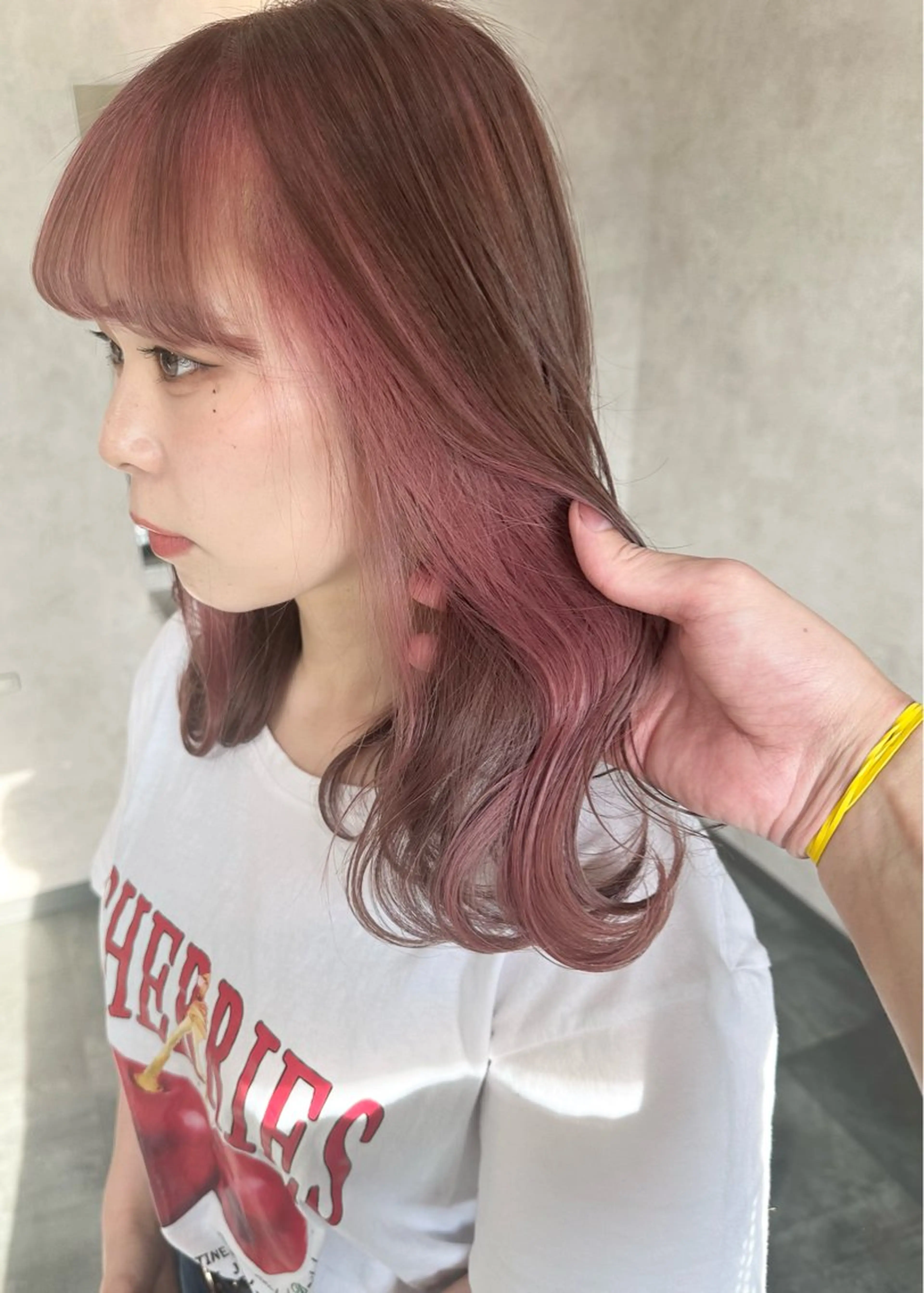 ロング カラー ヘアアレンジ ブラウンカラー インナーカラー ピンクカラー ピンクブラウン ヘアカラー JILL by charme所属・小山/透明感カラー/ レイヤー/中茎涼太のヘアスタイル