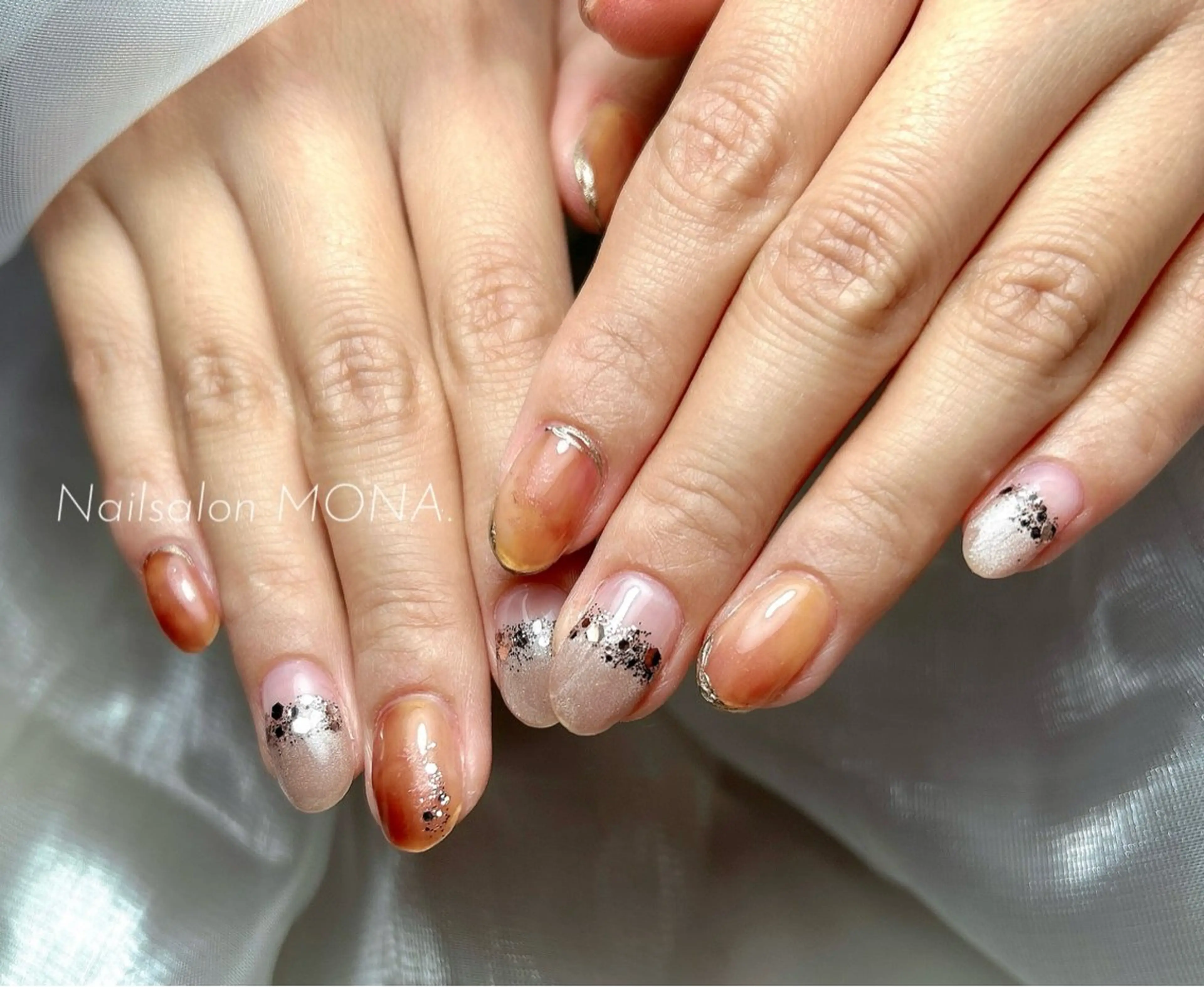 ネイル ブラウン ラメ(グリッター) ニュアンスネイル ハンドネイル Nailsalon MONA.のネイルデザイン