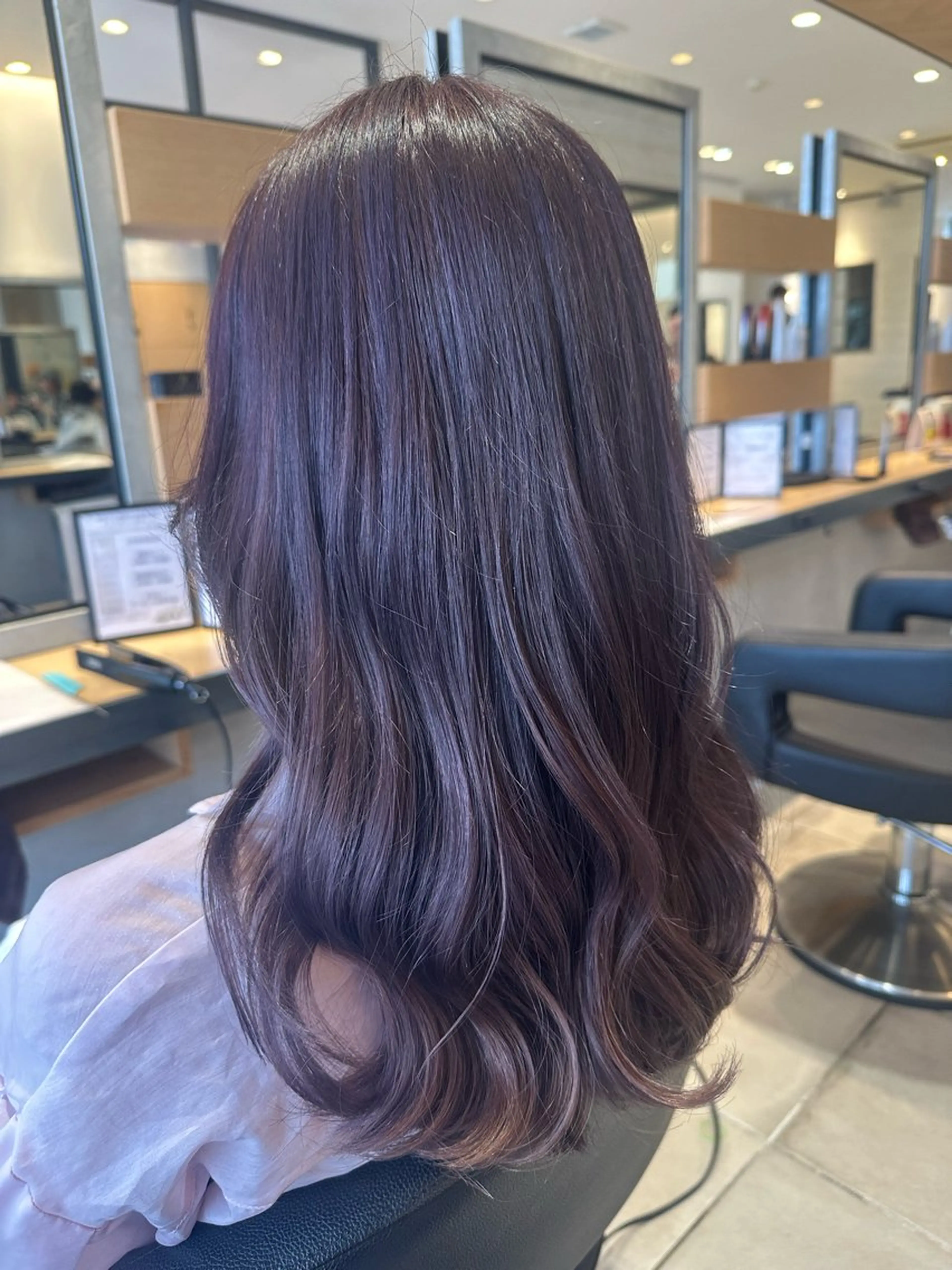 カラー ブリーチ ダブルカラー ラベンダーカラー ブリーチなしカラー 福井 美夢のヘアスタイル
