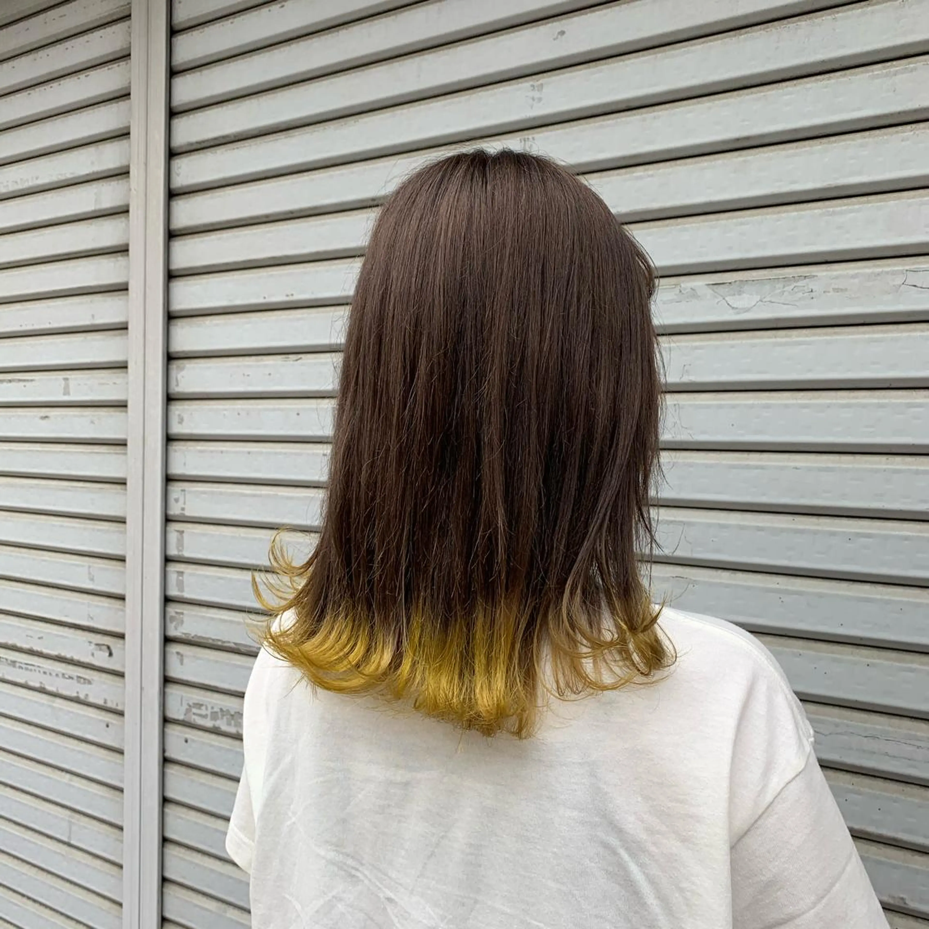 セミロング カラー カネコ ユカリのヘアスタイル