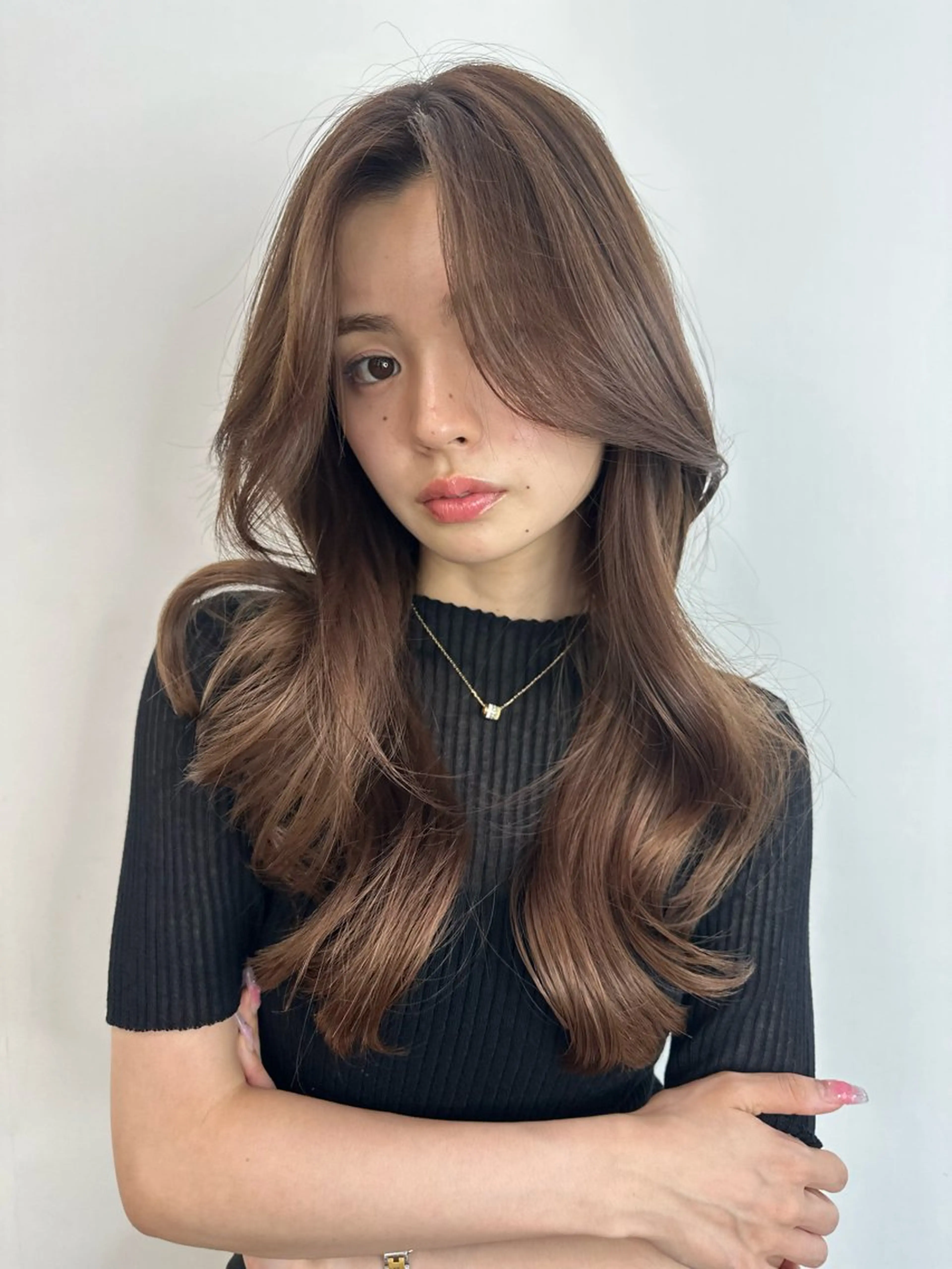 ロング 外国人風カラー ハイライト 髪質改善 韓国風ヘア レイヤーカット カット ヘアカラー トリートメント 韓国風×透明感カラー 髪質改善オタベシンヤのヘアスタイル