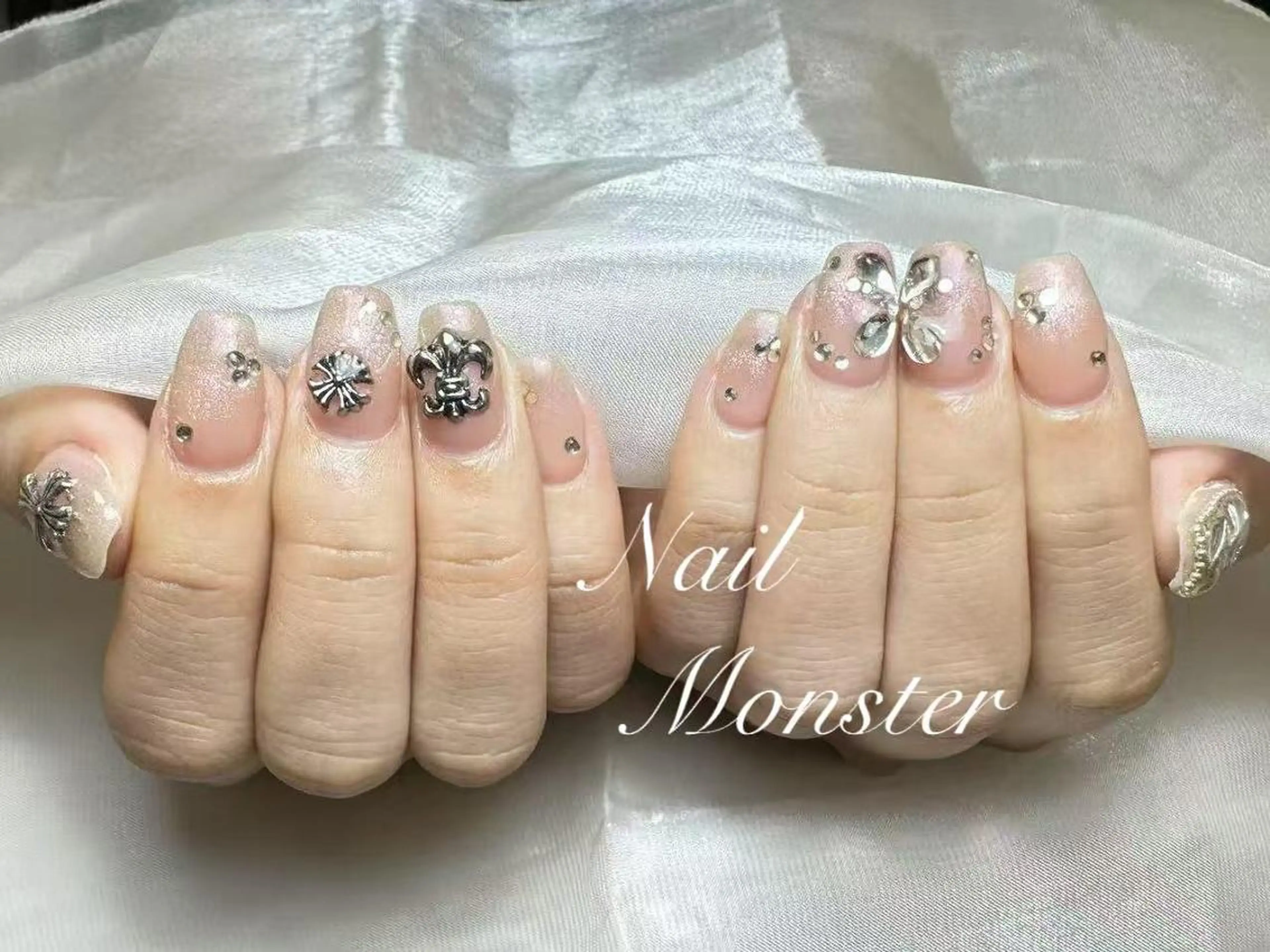 ネイル ハンドネイル NAIL MONSTERのネイルデザイン