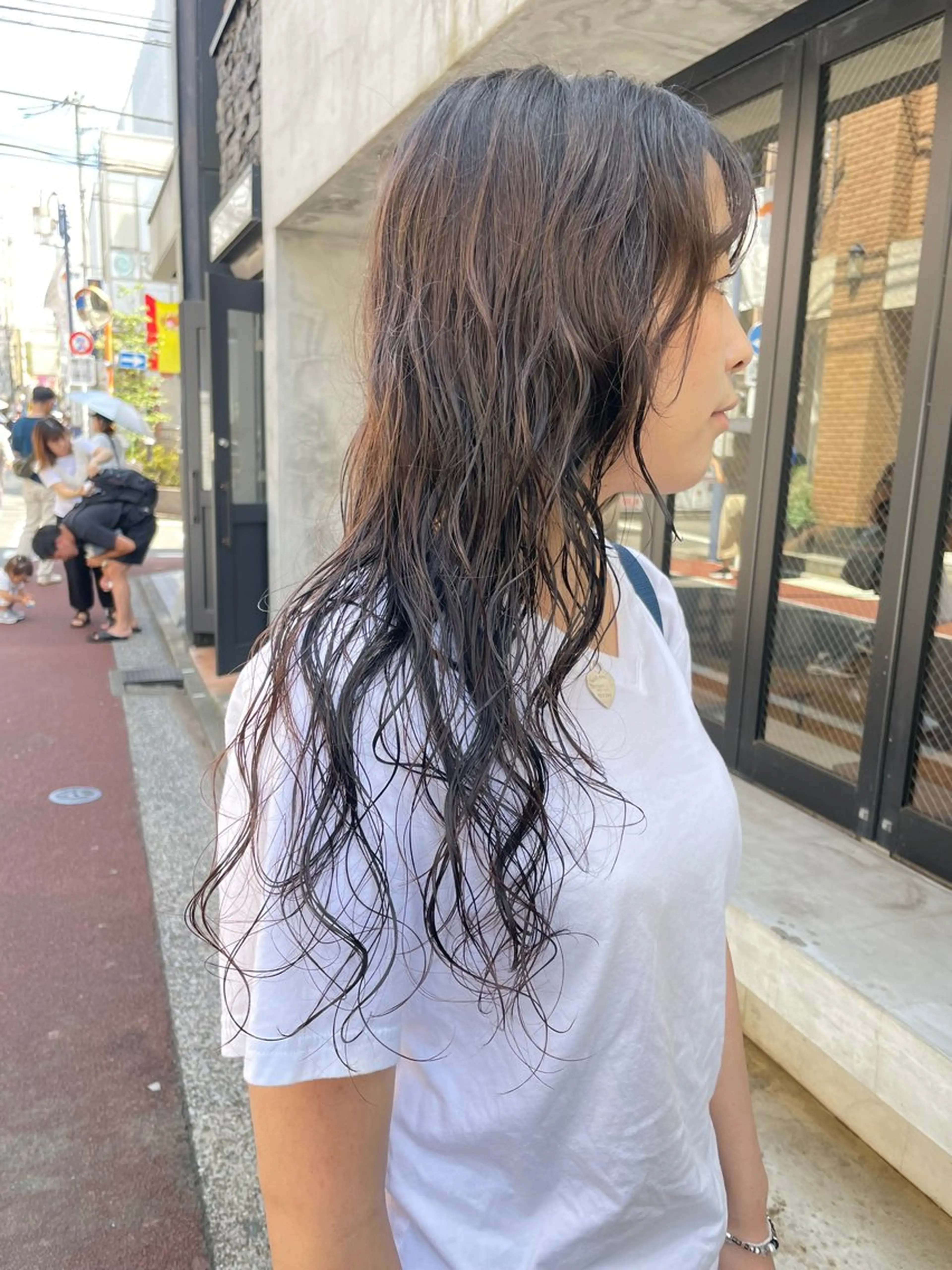 セミロング カラー パーマ セミロングパーマ ベージュカラー ニュアンスパーマ カット ヘアカラー パーマ トリートメント レイヤーカット× パーマ|hinakoのヘアスタイル