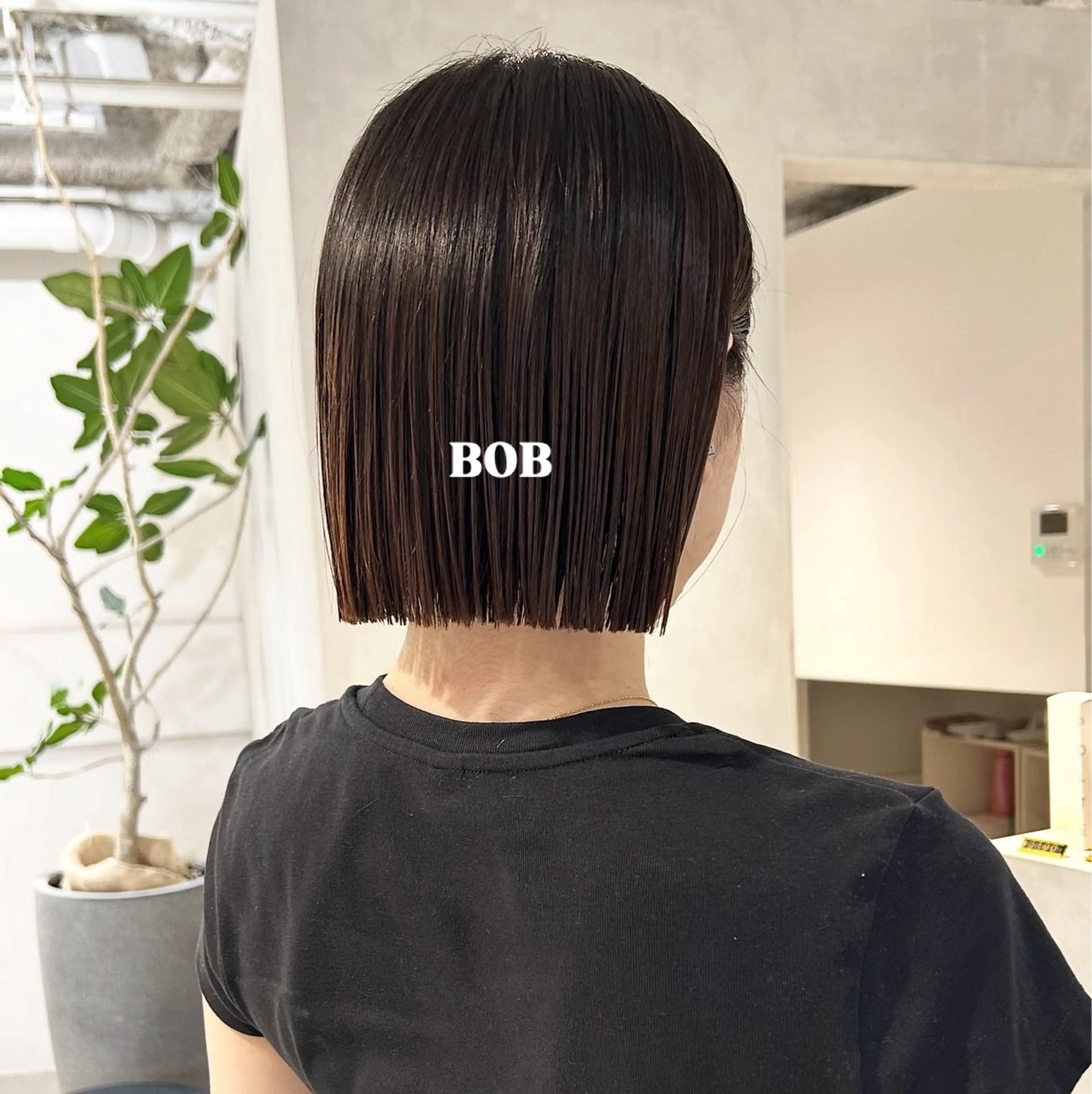 ショート カラー カット 縮毛矯正 トリートメント 切りっぱなしボブ🪐 Anzuのヘアスタイル