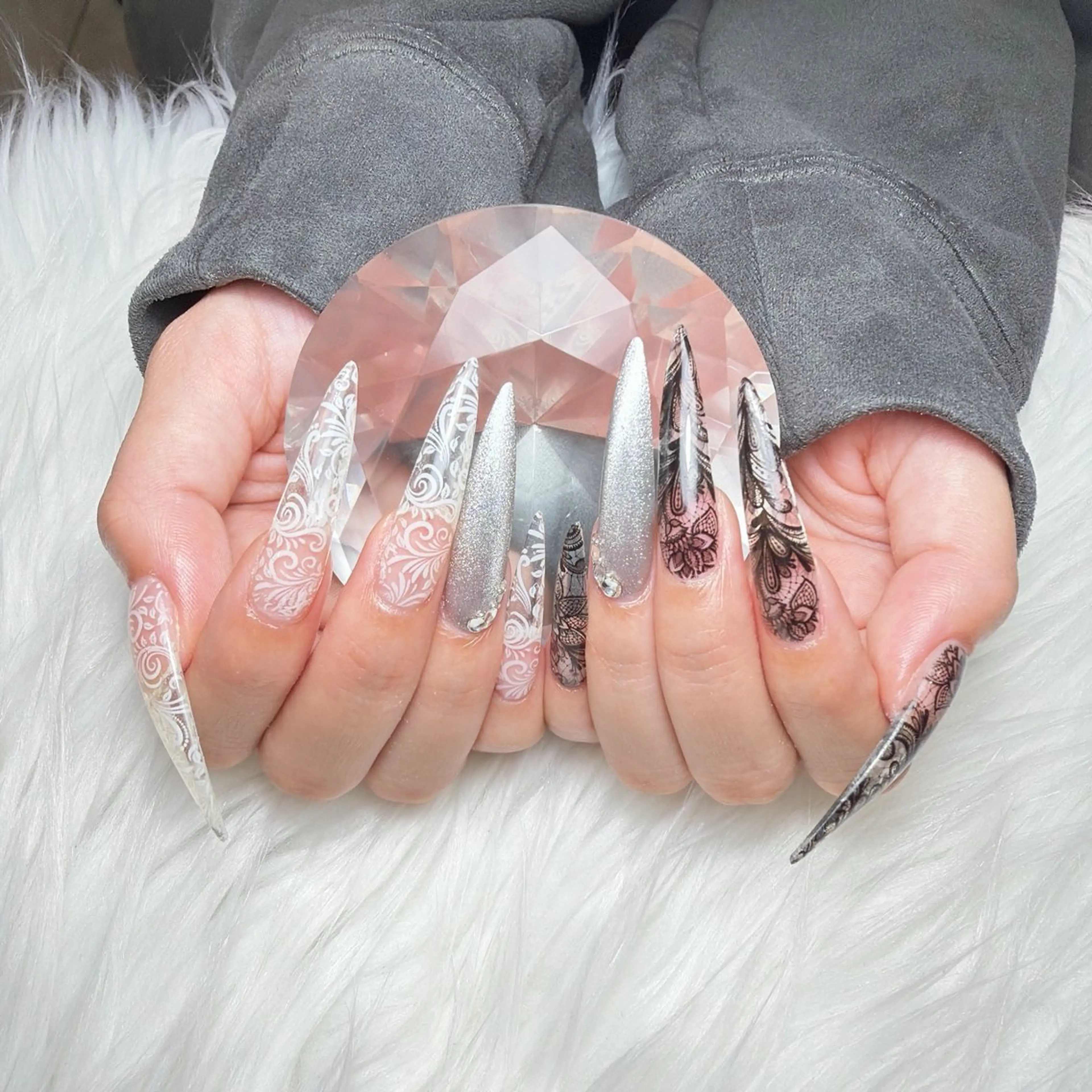 ネイル レース ハンドネイル lifra Hinaのネイルデザイン