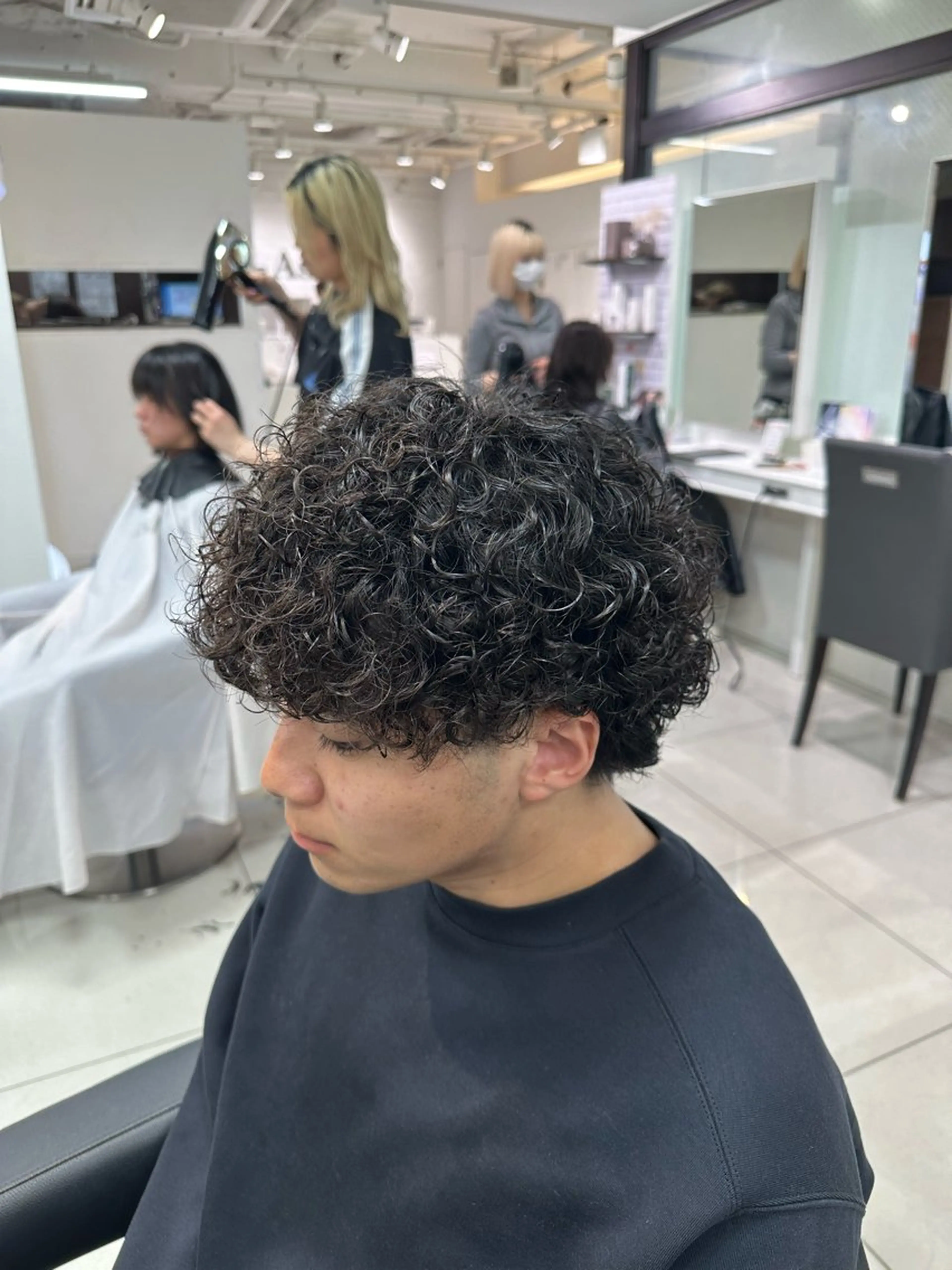 ショート パーマ メンズ メンズウルフカット ウルフカット カット パーマ トリートメント フェザーパーマ職人 🪶ryosukeのヘアスタイル
