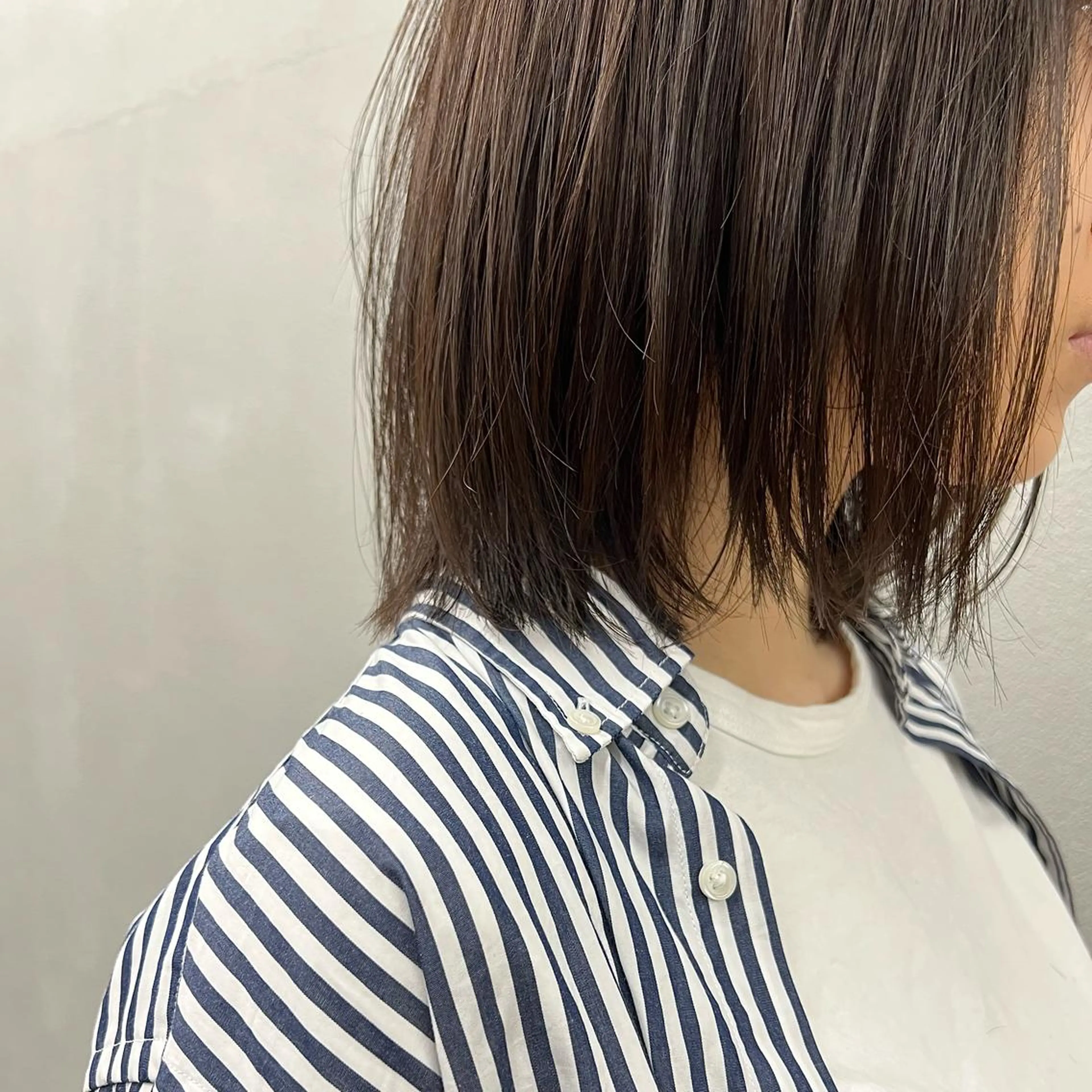 ショート カラー アッシュ ブルーカラー 透明感カラー カット ヘアカラー トリートメント お顔まわりカット🌱 emo.村松泉綺のヘアスタイル