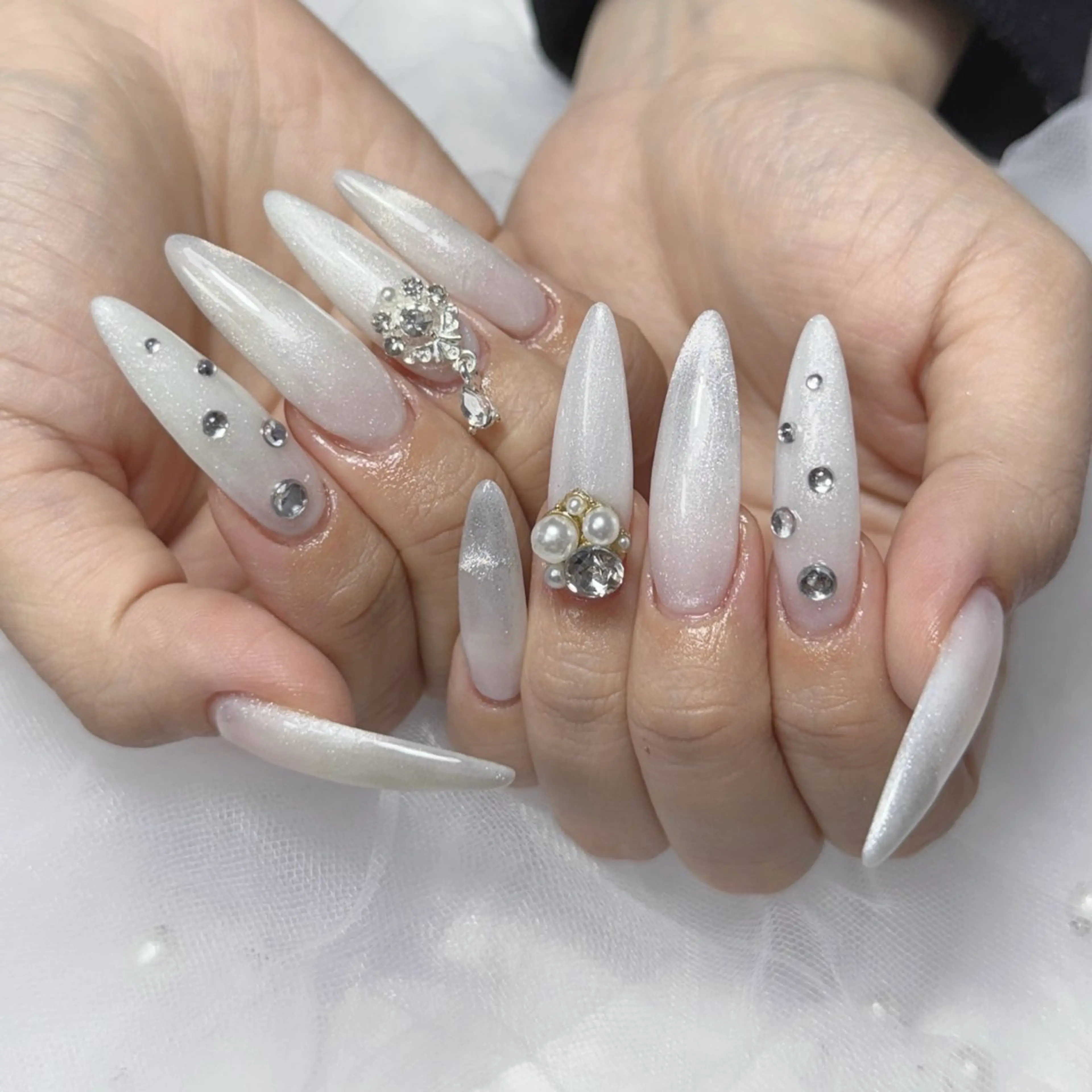 ネイル ホワイト 冬ネイル ハンドネイル L'ino nailのネイルデザイン