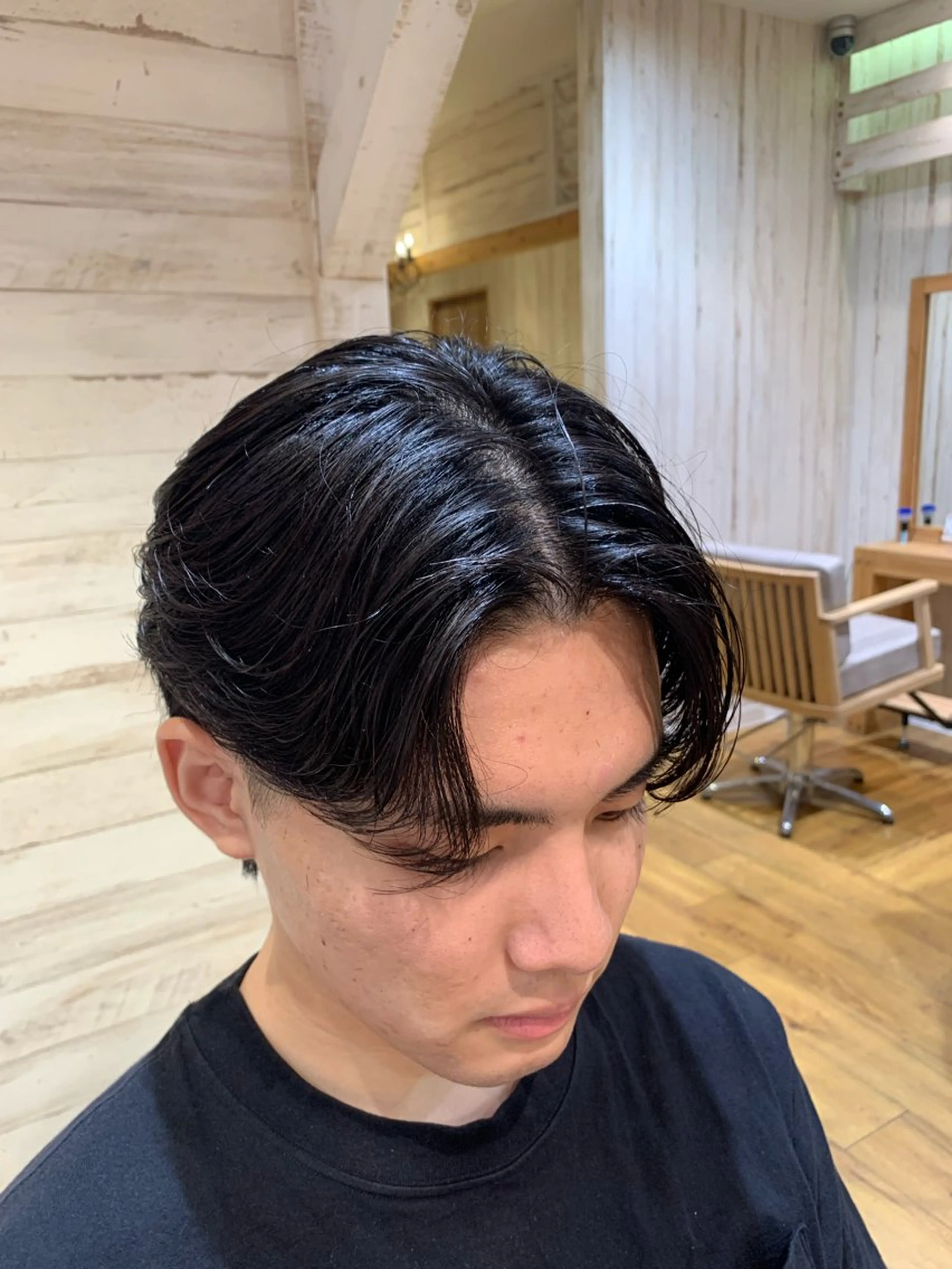 メンズ センターパート カルマパーマ メンズ韓国風 マッシュ メンズパーマ 井上 浅朝のヘアスタイル