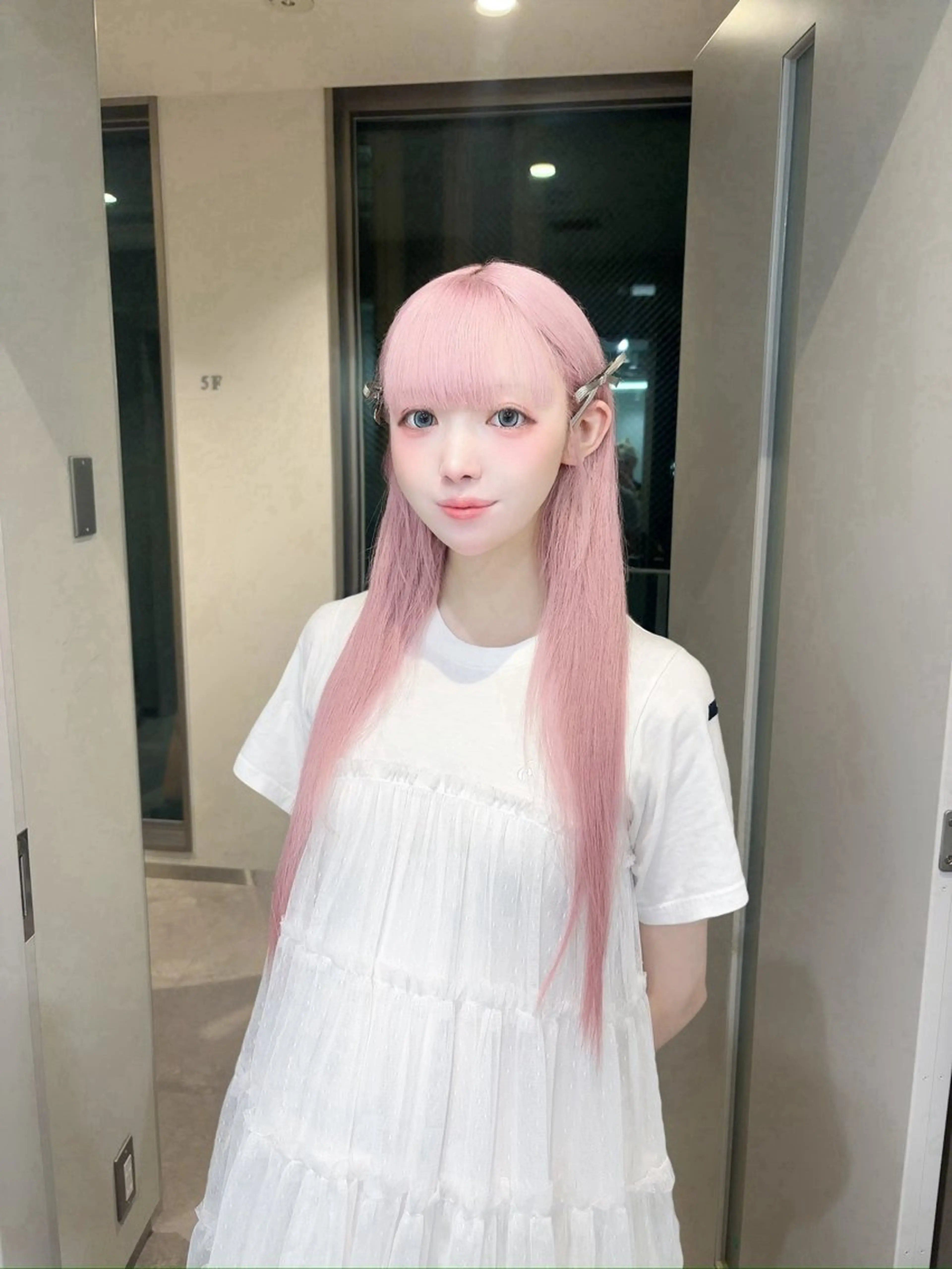 ロング カラー ピンクカラー ホワイトピンク ヘアカラー モデル募集🔥 めいのヘアスタイル