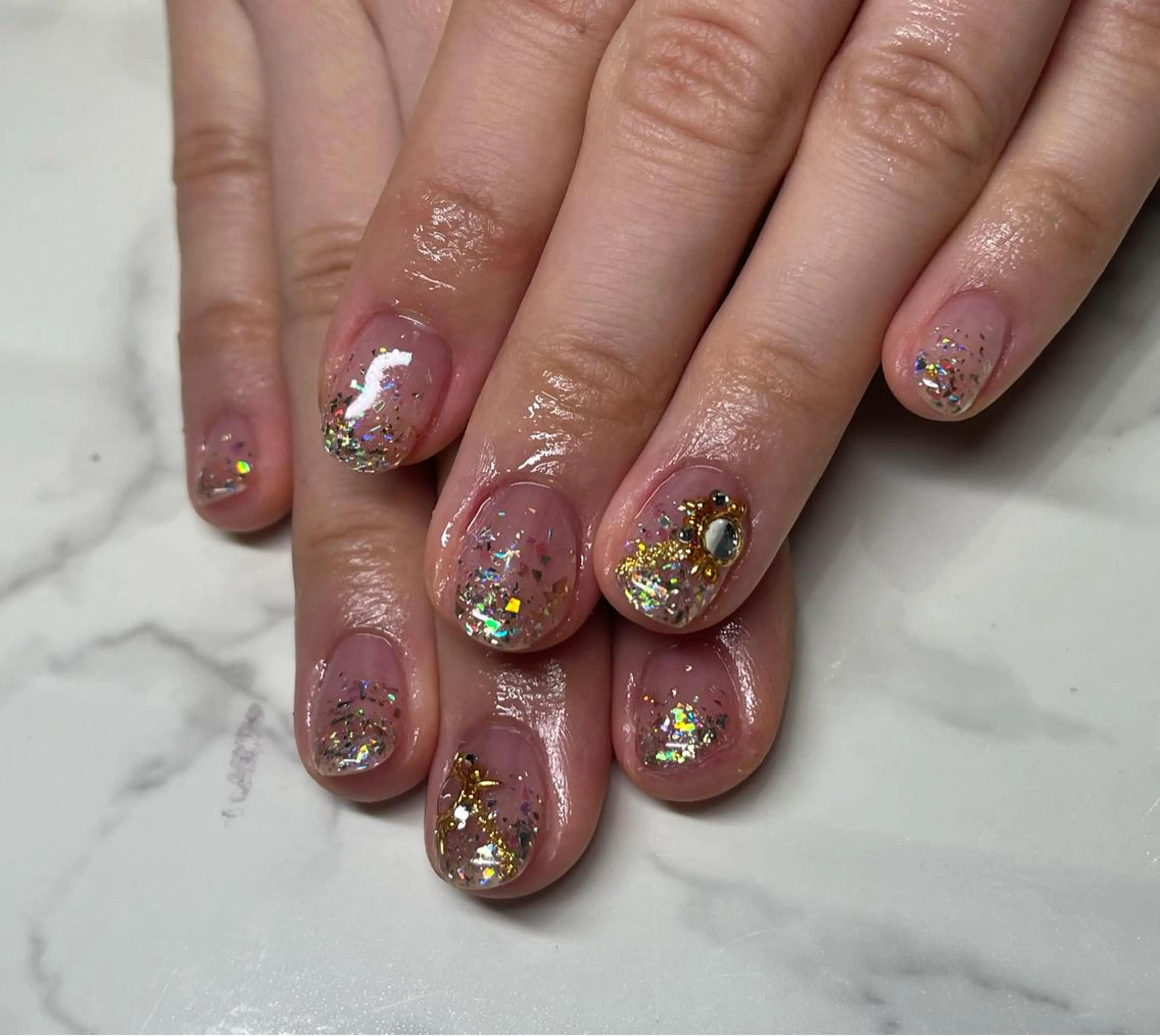 ネイル アートネイル ゴールド グラデーション ラメ(グリッター) ラメグラデーション Ribbon佐野店 小泉のネイルデザイン