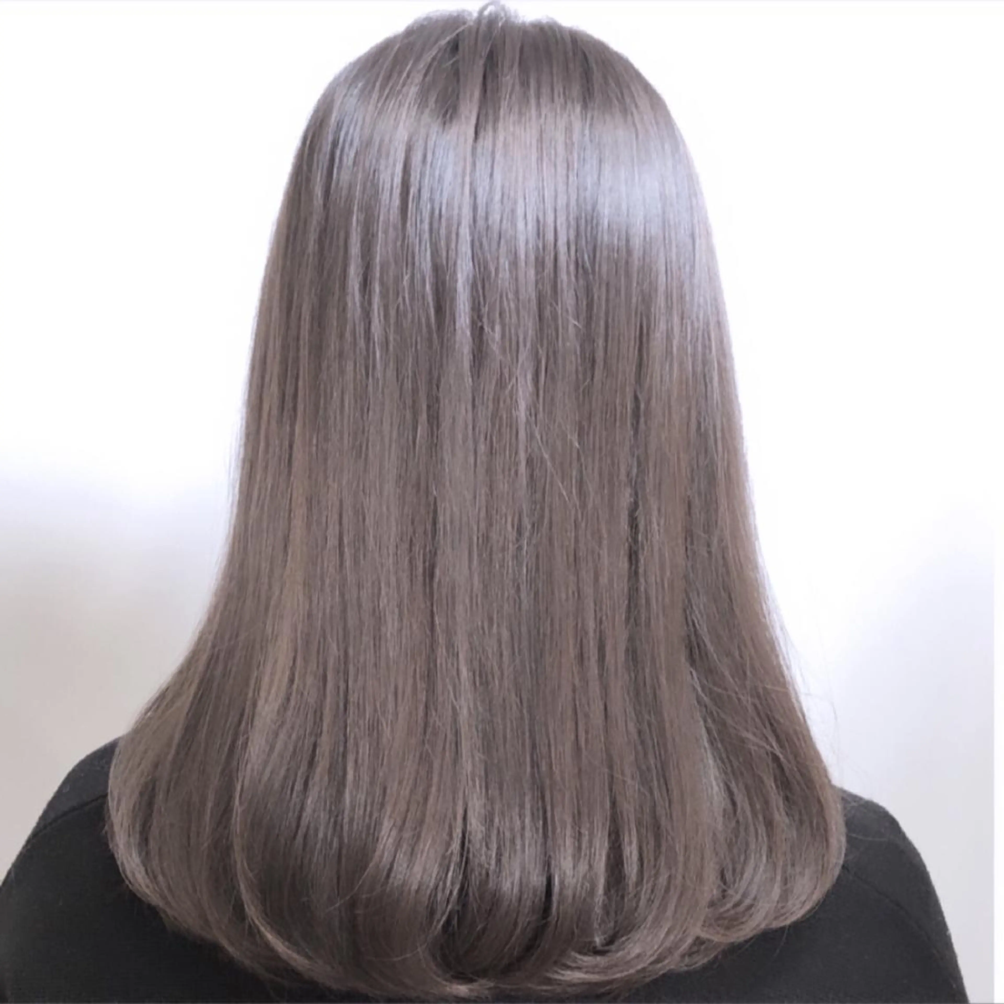 セミロング カラー 大沼 佑英のヘアスタイル