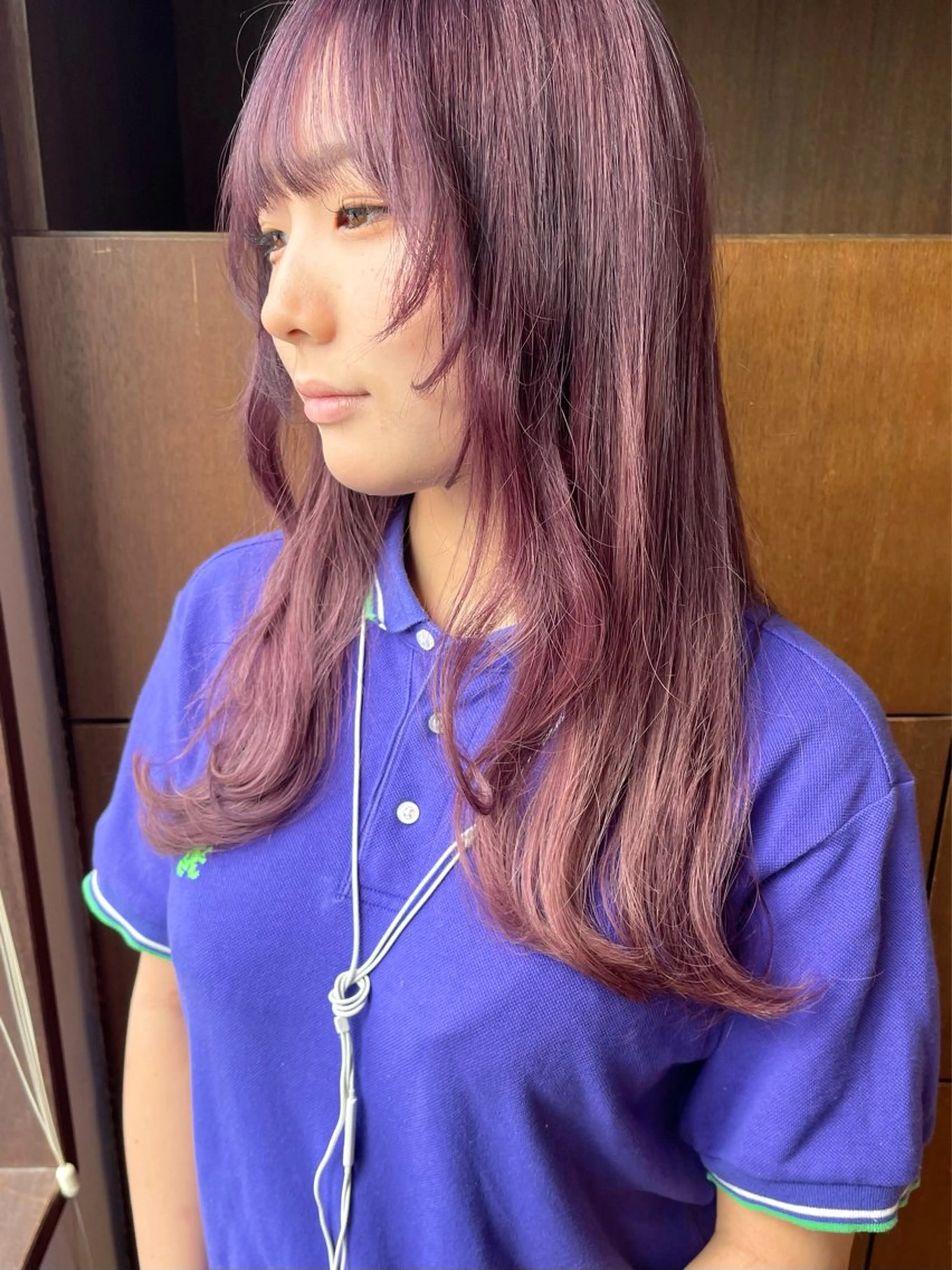 ロング カラー パープルカラー カット ヘアカラー トリートメント 髪質改善ｶﾗｰ ｹｱﾌﾞﾘｰﾁ/ﾀﾑのヘアスタイル