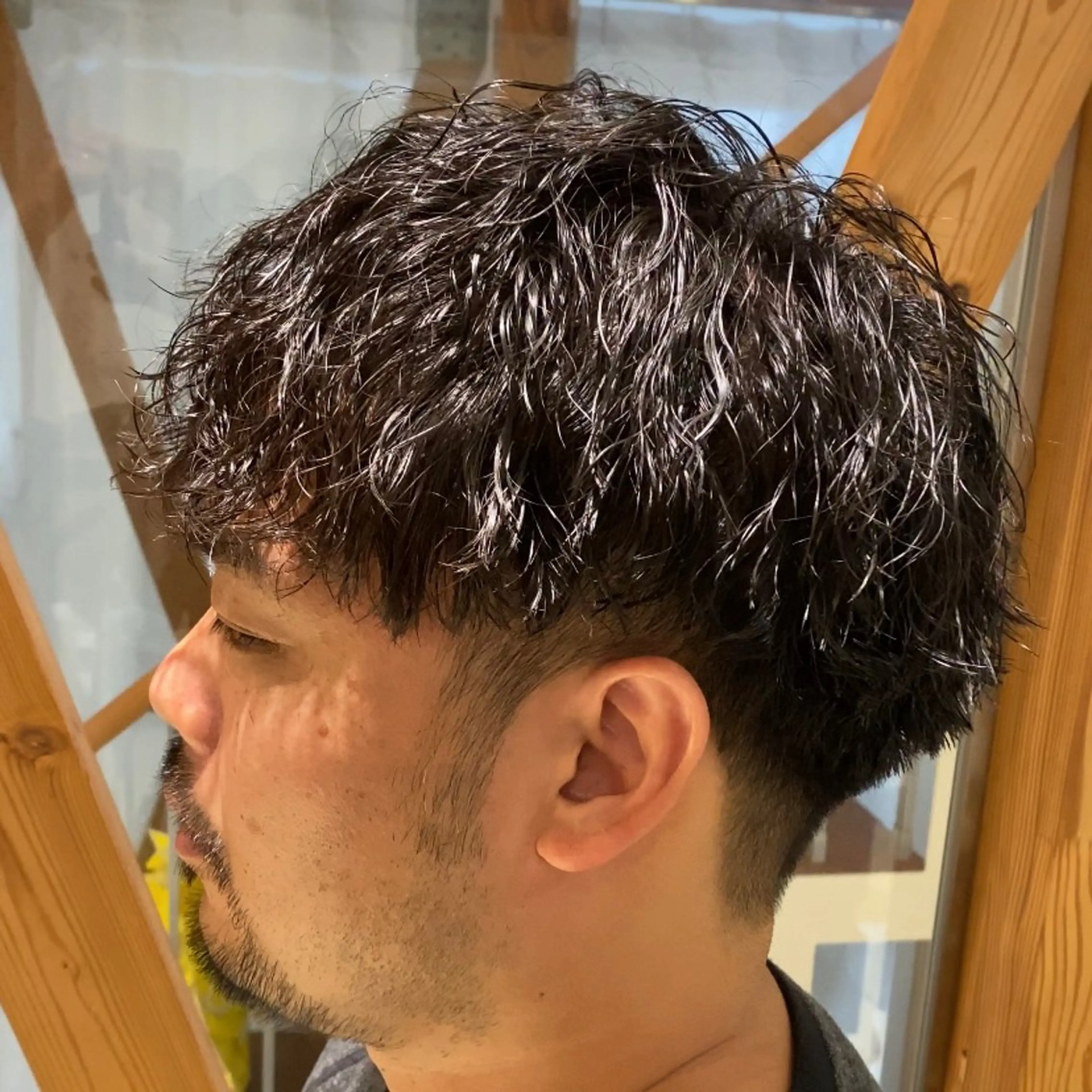 ショート パーマ メンズ メンズパーマ ツイストスパイラルパーマ スパイラルパーマ ナツハラ サトシのヘアスタイル