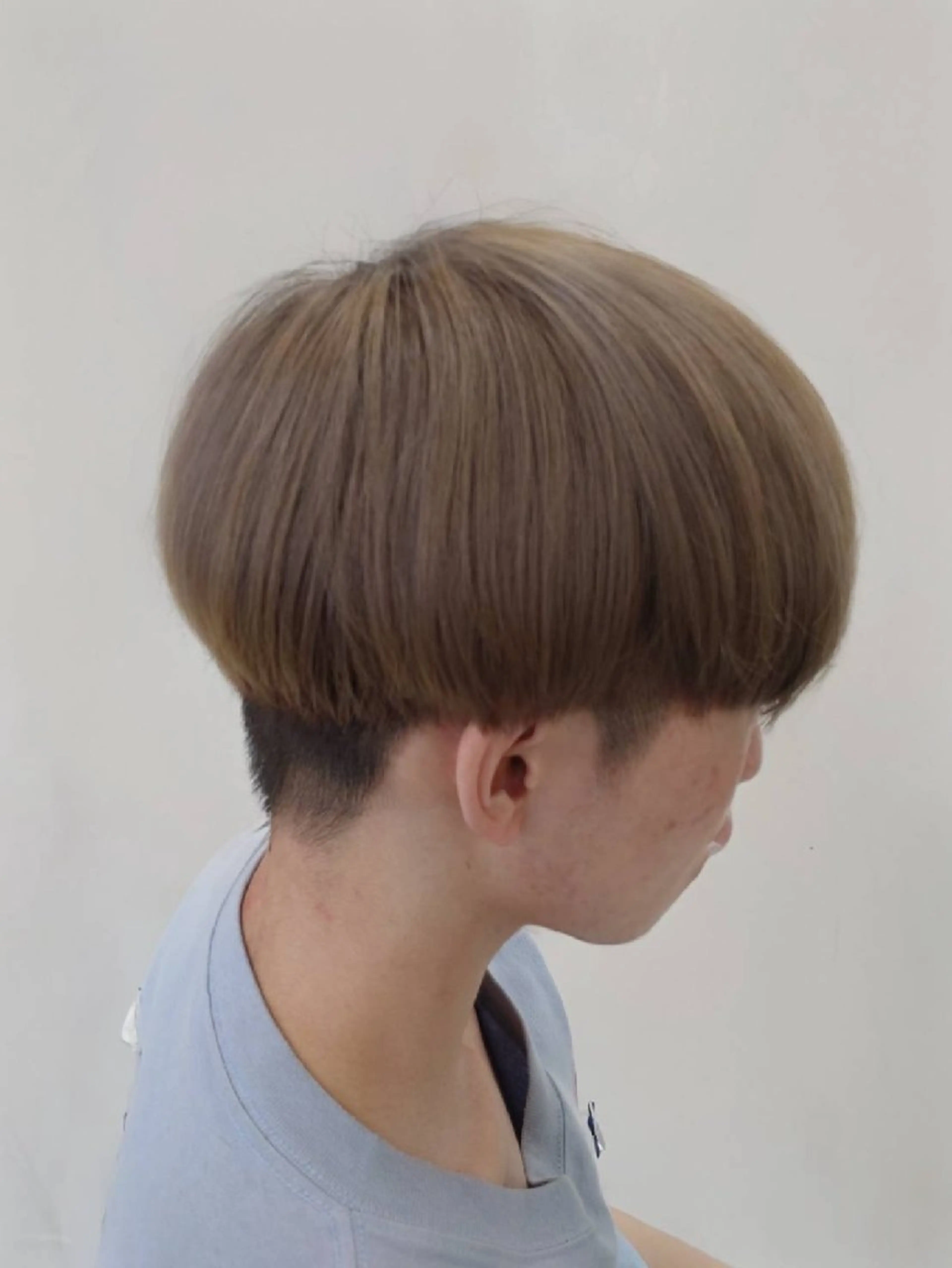 ショート ケアカラー シノハラ トシツグのヘアスタイル