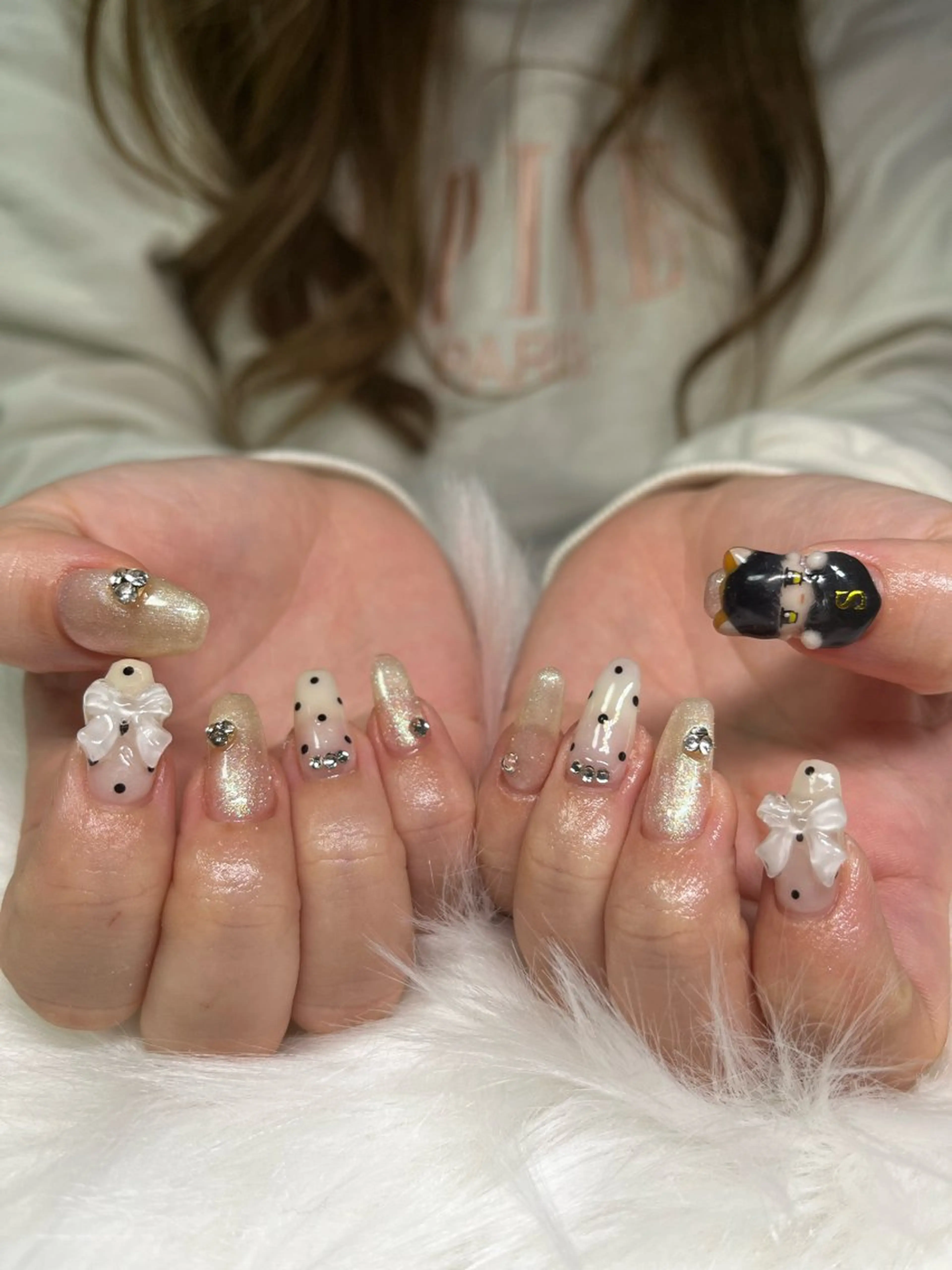 ネイル ドット 持ち込み ホワイト ハンドネイル 🏠自宅 サロン💅natsuのネイルデザイン