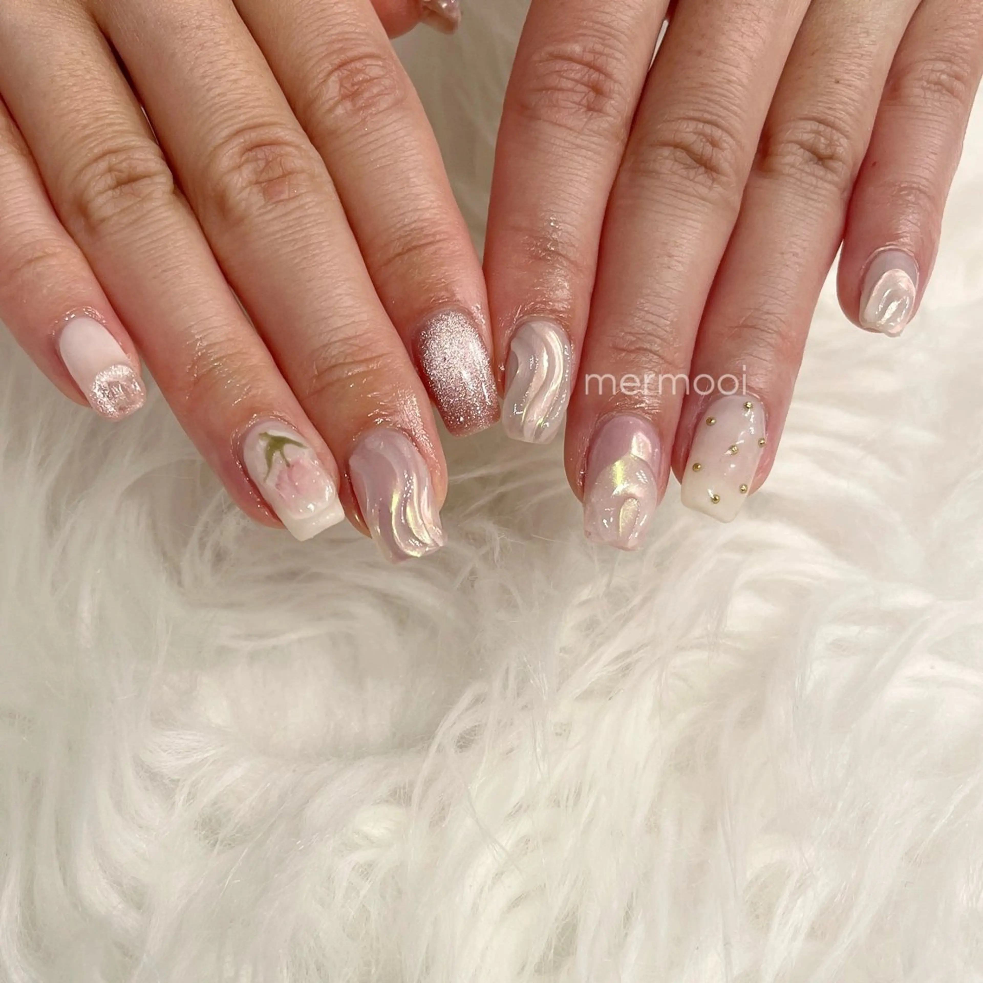 ネイル オーロラネイル 持ち込み ぷっくりネイル 春ネイル ハンドネイル melu所属・melu yukikoのネイルデザイン