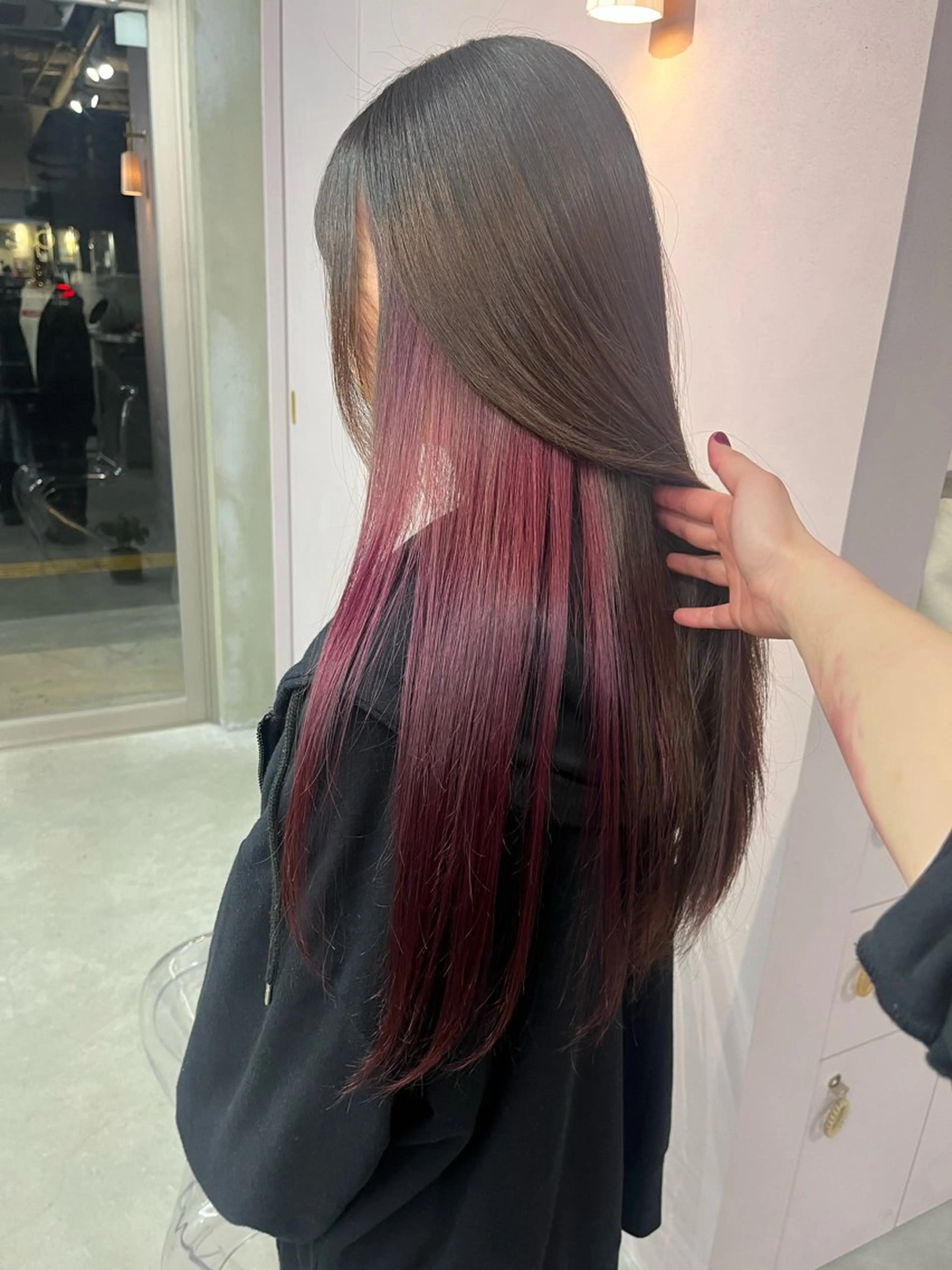 ロング カラー ブリーチ インナーカラー qulim所属・櫻井 はるなのヘアスタイル