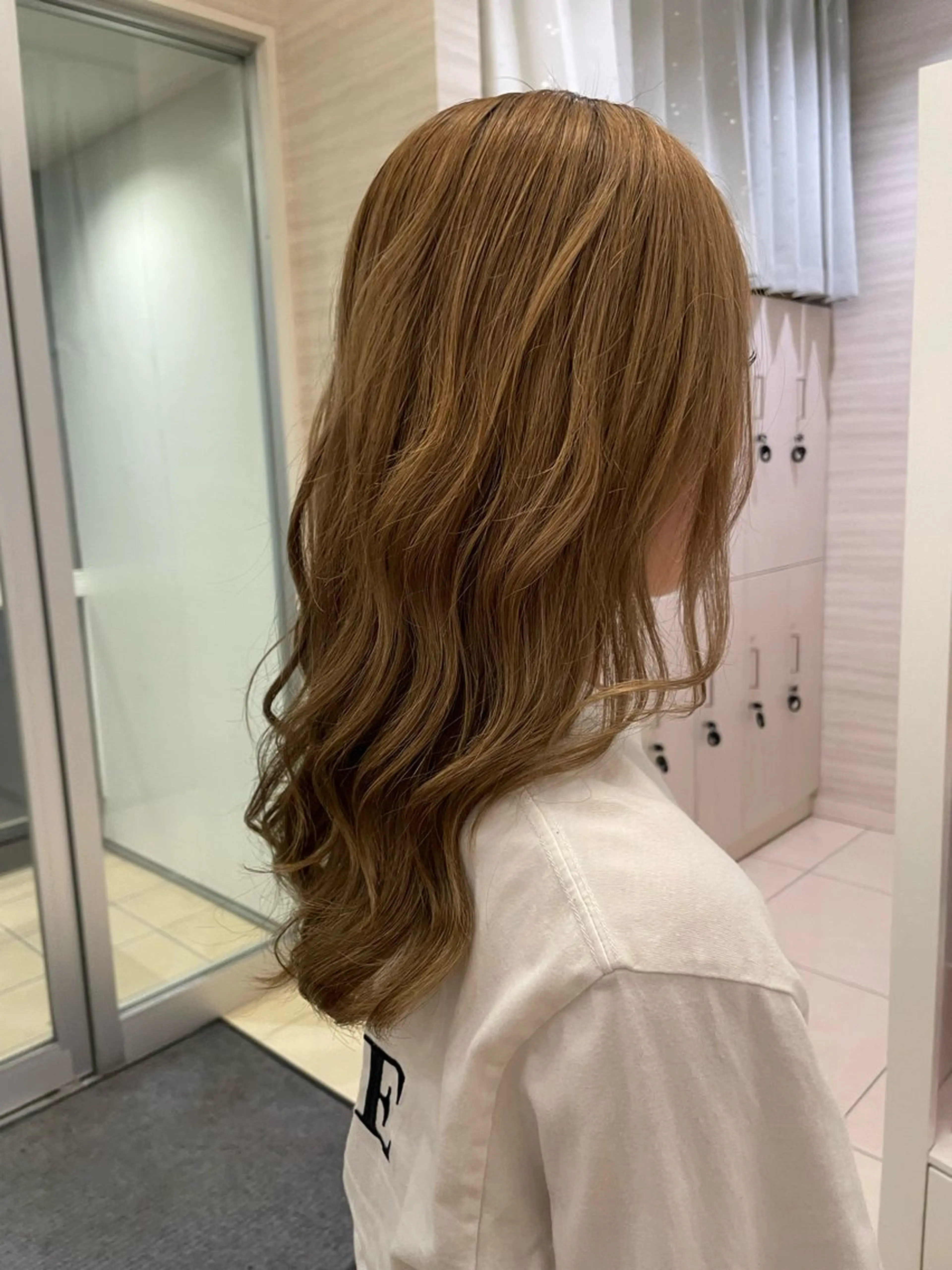 セミロング レイヤーカット カット Plus lib 伊東 美咲のヘアスタイル