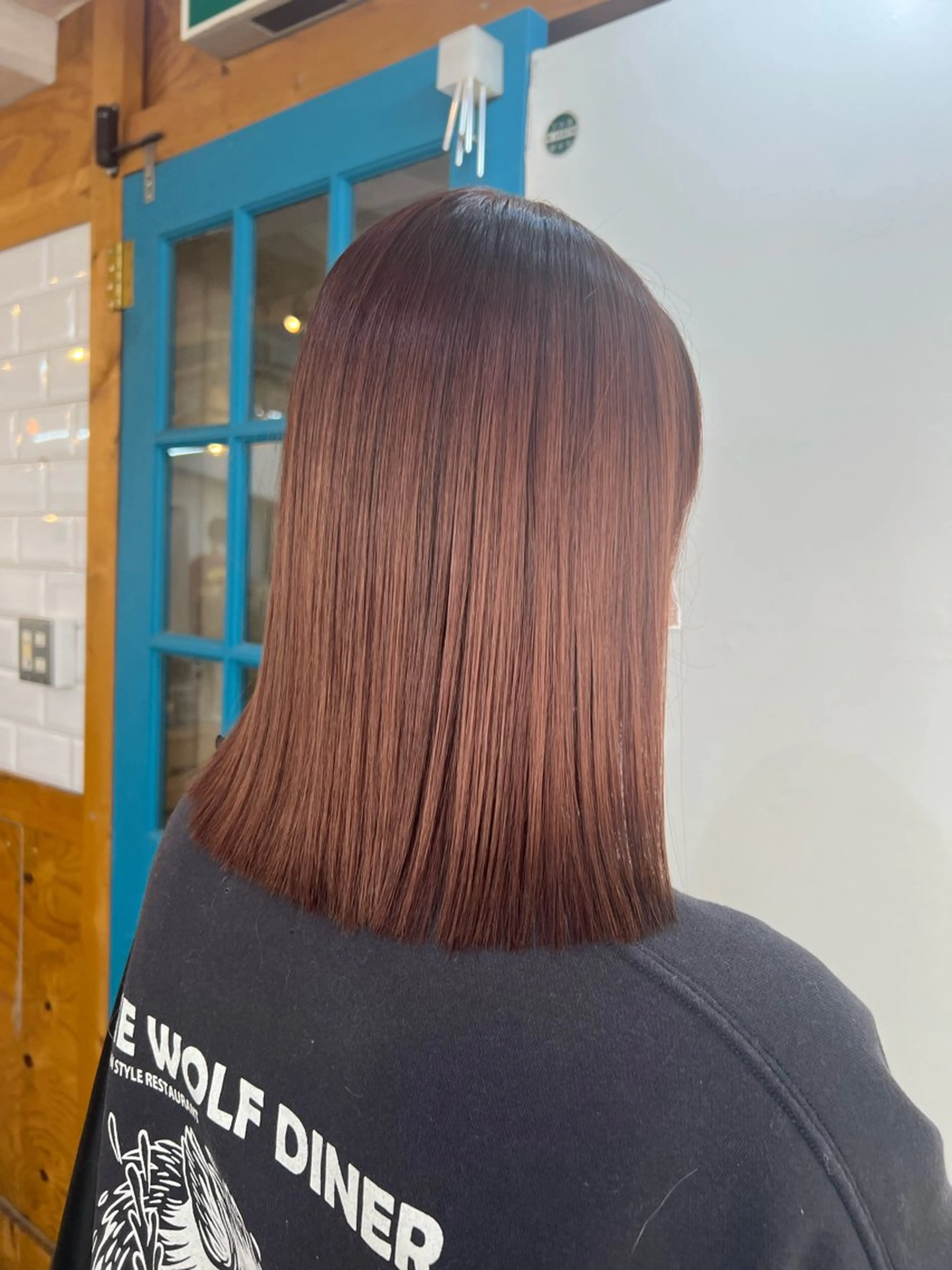 セミロング カラー ベージュカラー デザインカラー イヤリングカラー ハイライトカラー ピンクカラー カット ヘアカラー トリートメント KANA/ボブ/ インナーカラー/艶髪のヘアスタイル