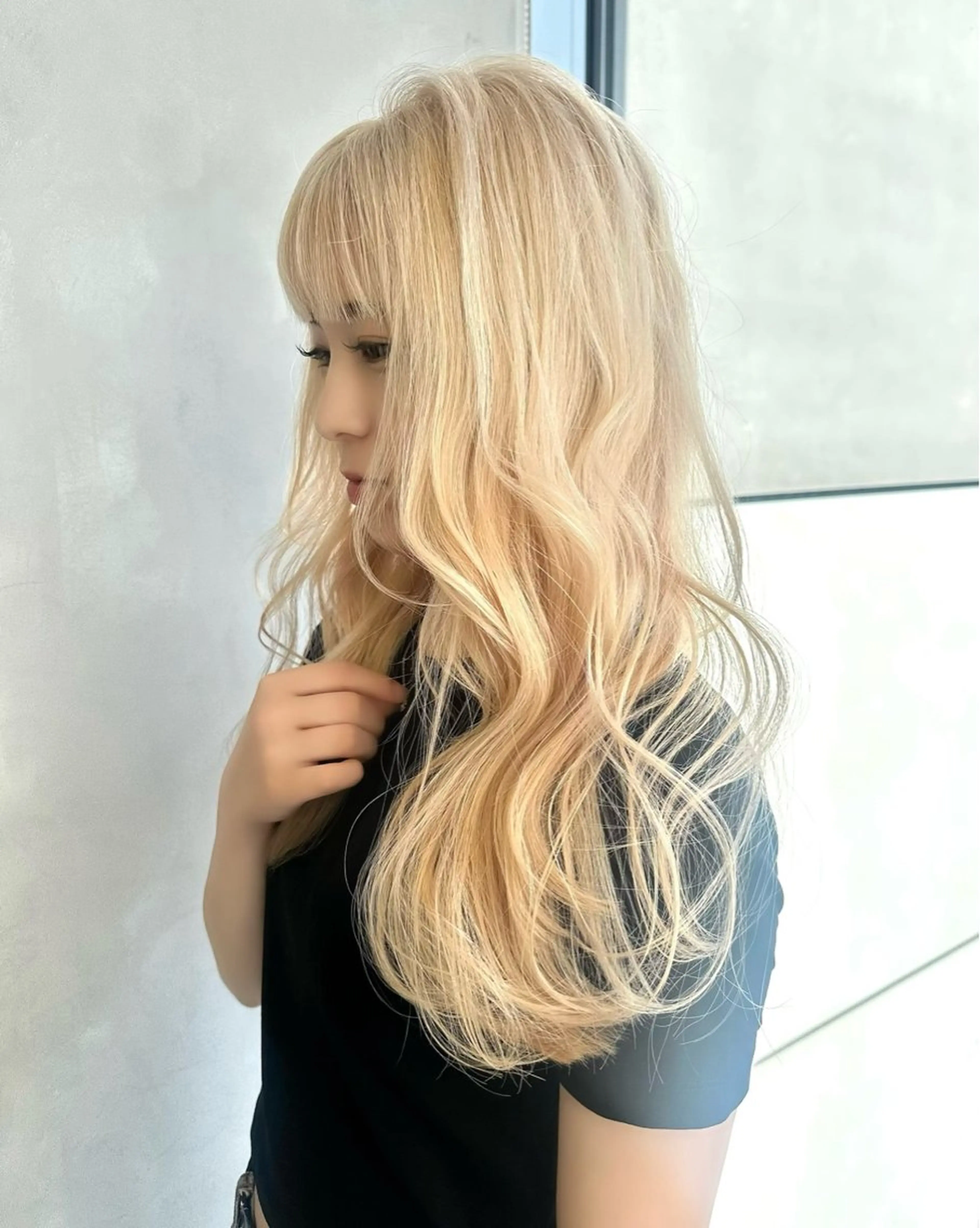 ロング カラー ブリーチ ブロンド ホワイトブロンド カット ヘアカラー トリートメント 似合わせ小顔ショート /akane🐰♥️のヘアスタイル
