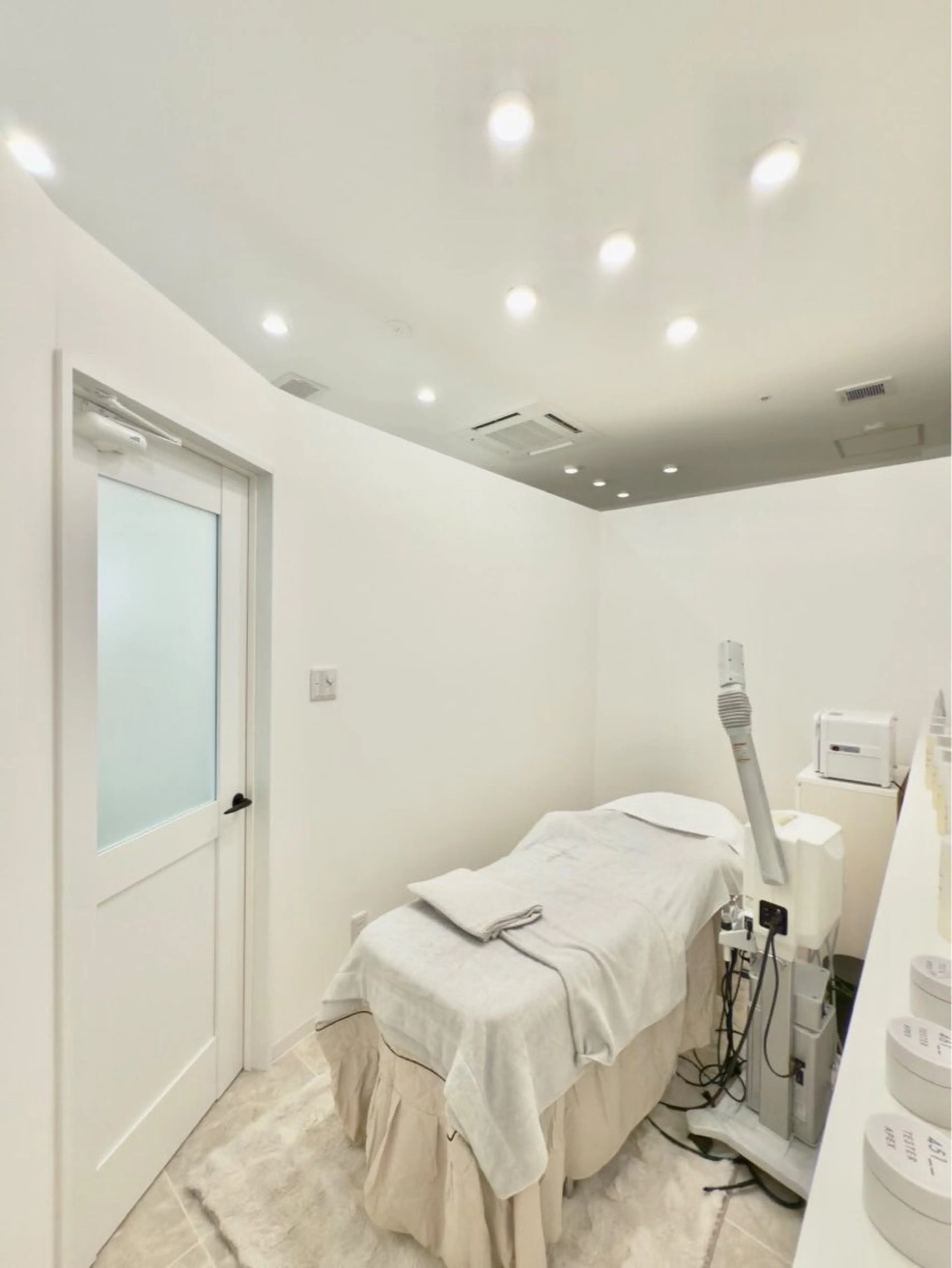 【時短エステ】お顔洗浄&マッサージ、毛穴洗浄、たるみの引き上げ、パックと充実プラン✨✨お肌分析付きのエステですの写真