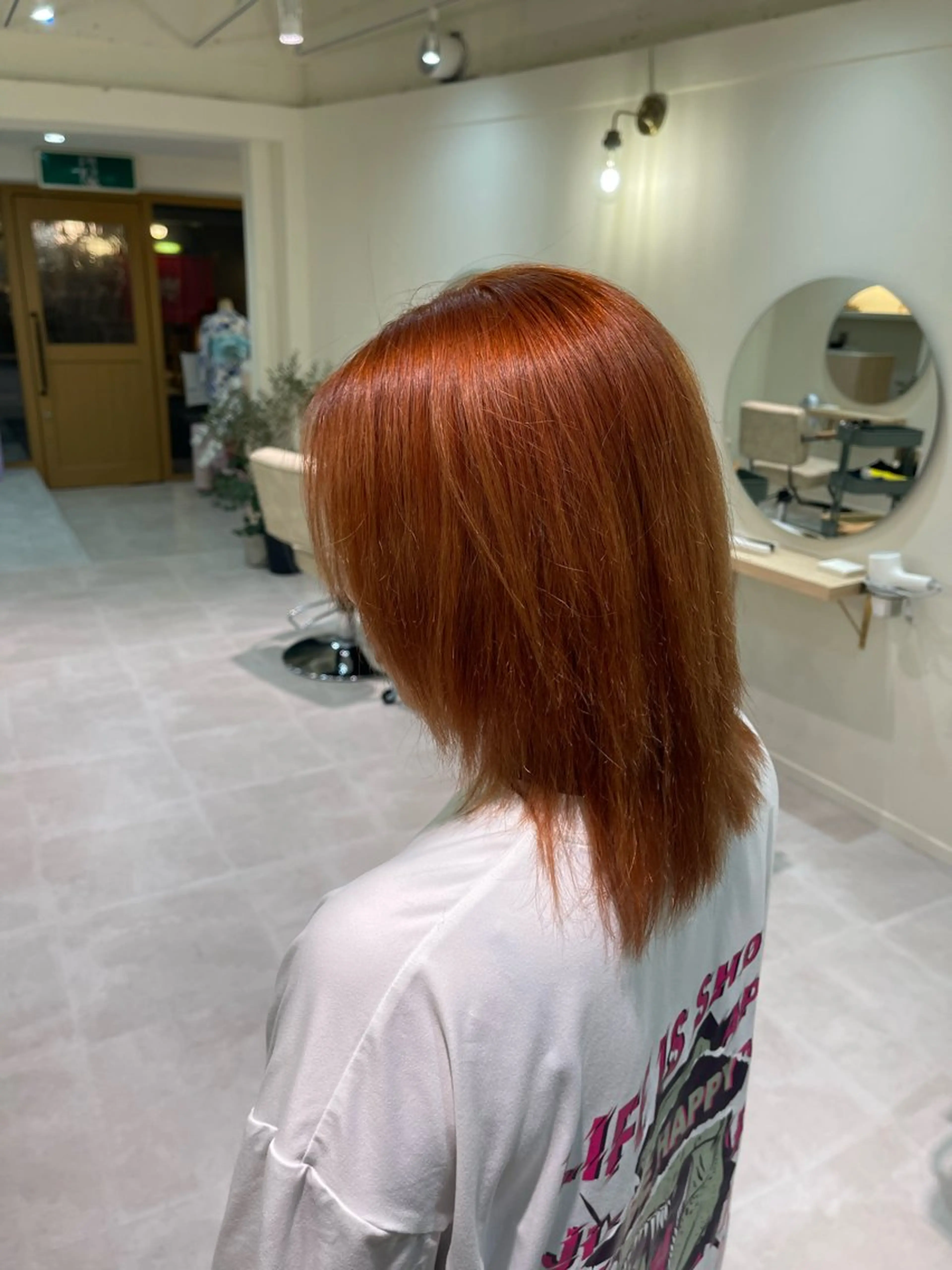 セミロング カラー オレンジ uni所属・中堀 遥のヘアスタイル