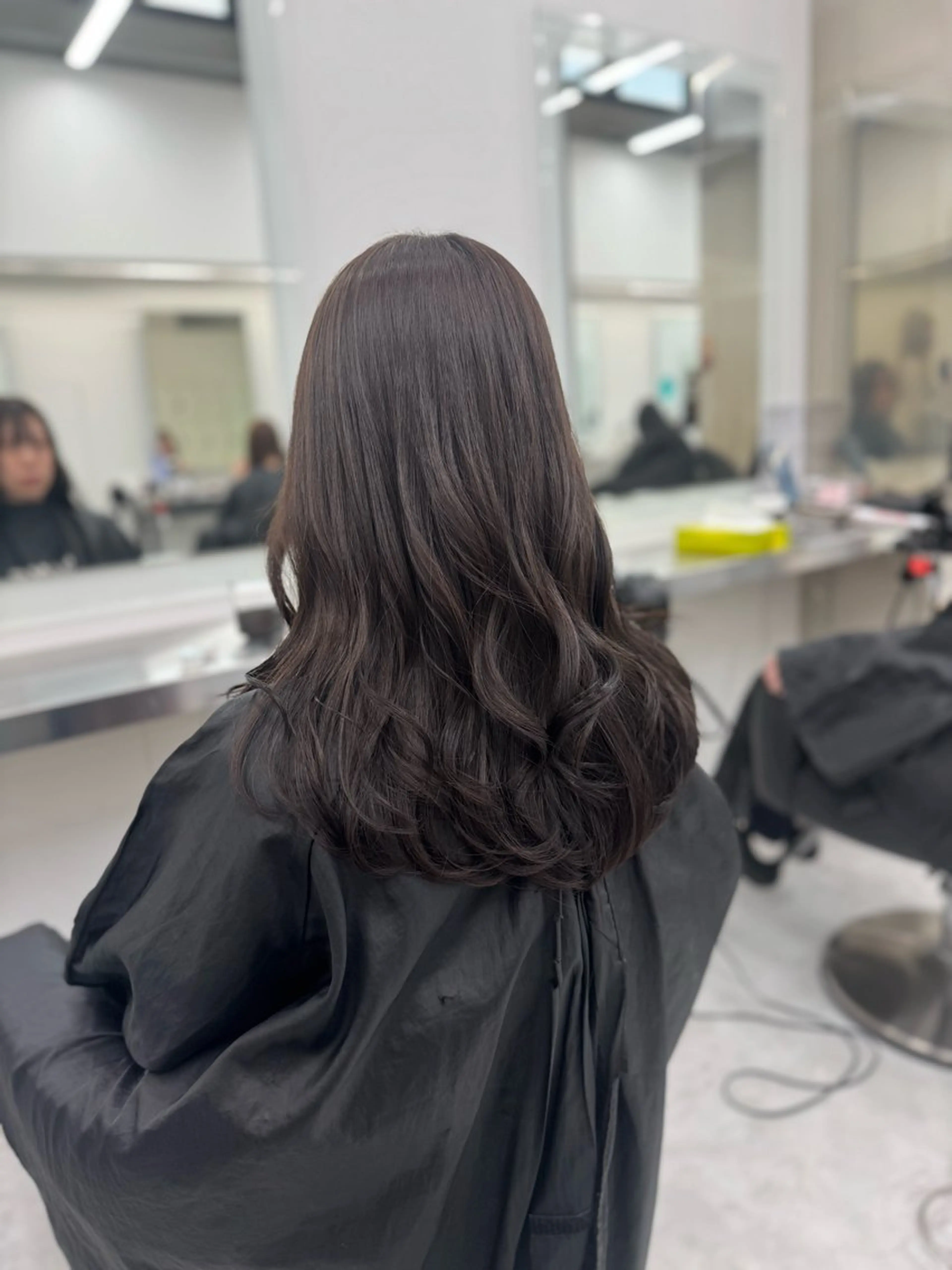 セミロング カラー ヘアカラー トリートメント ブリーチなし🤍透明 感カラー🤍しゅうじのヘアスタイル