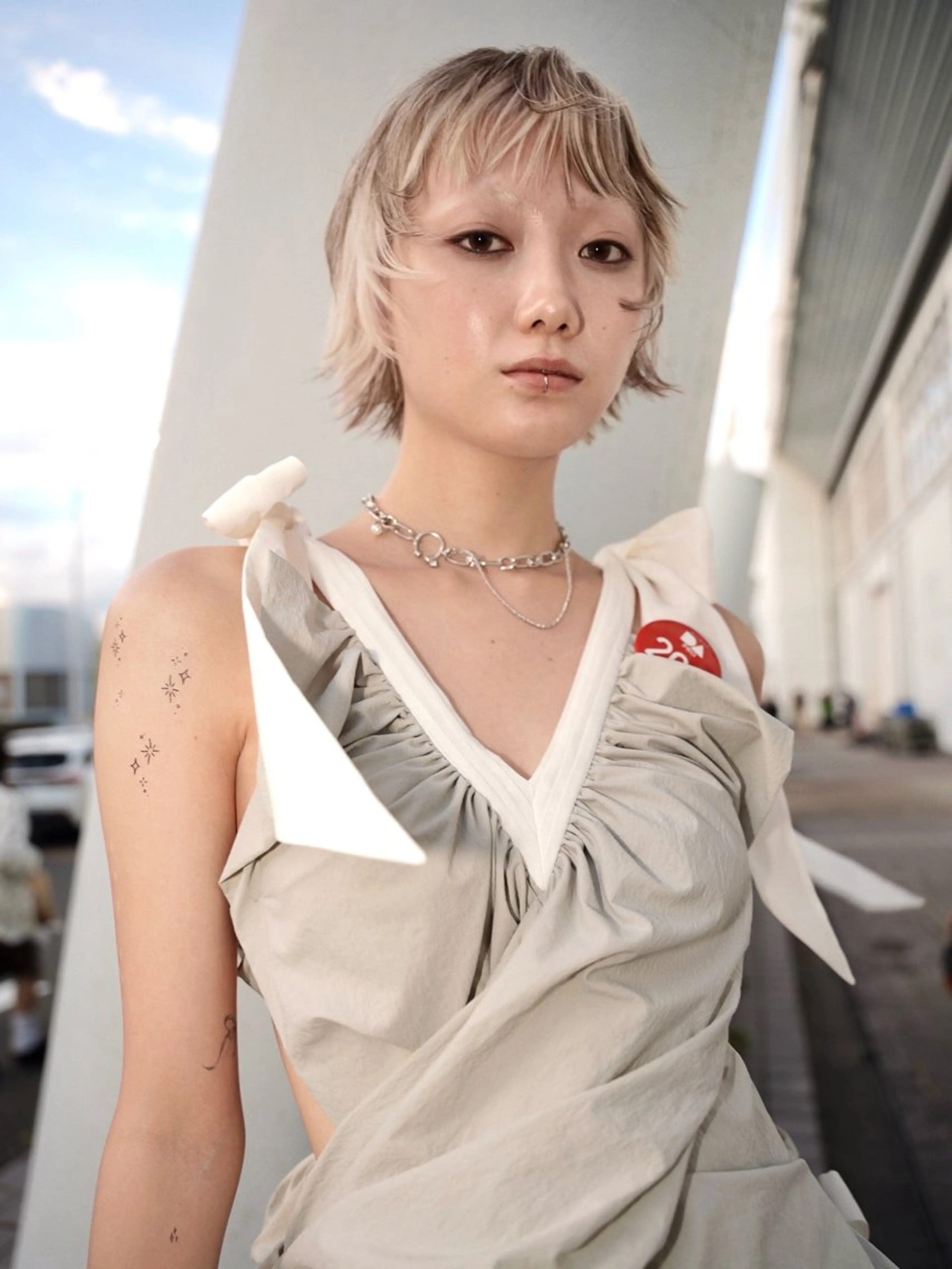 ショート カラー ブロンド ブラウンカラー キャラメルブラウン デザインカラー ホワイトブロンド カット ヘアカラー トリートメント 似合わせデザイン ブリーチKaitoのヘアスタイル