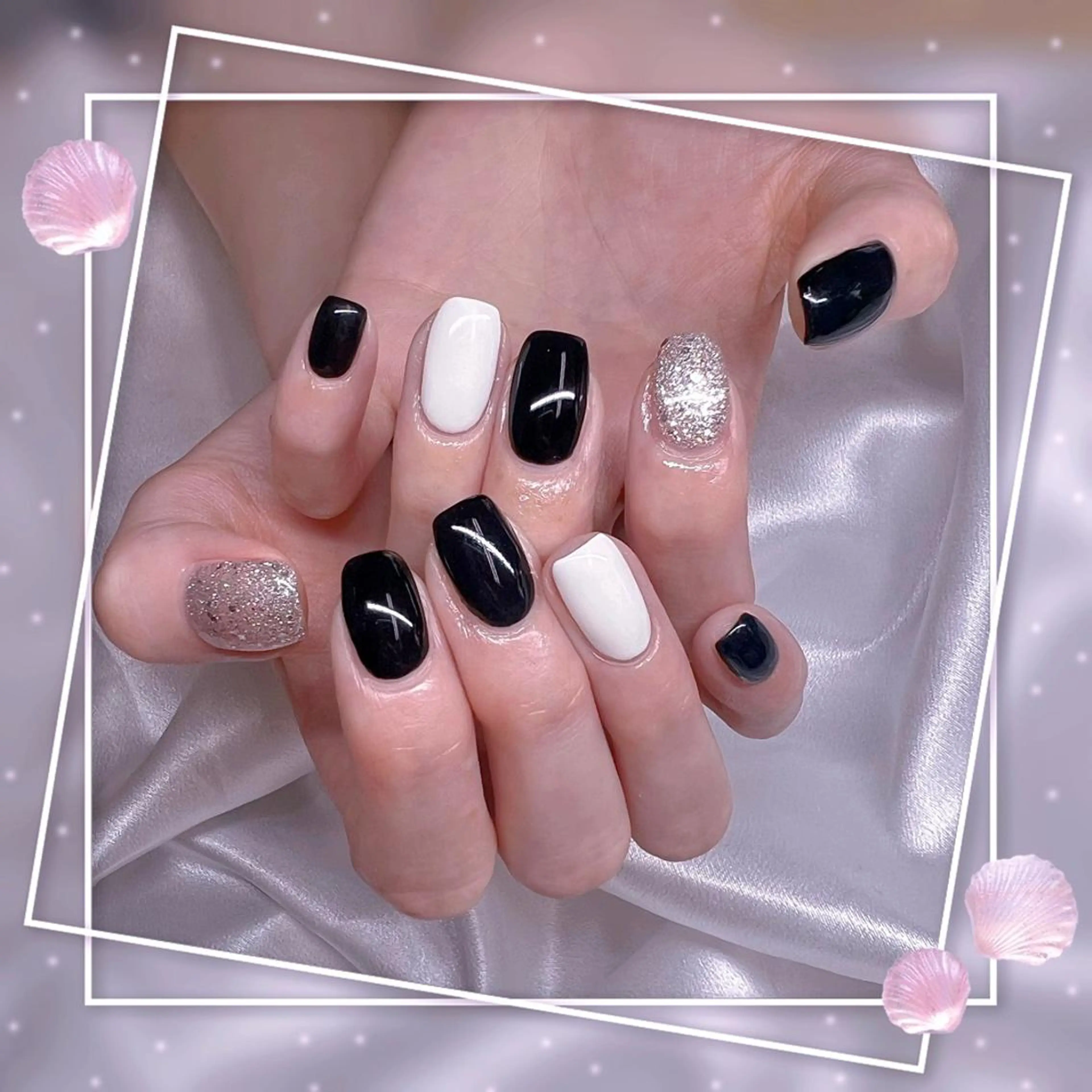 ネイル フレンチネイル キラキラネイル 韓国ネイル マグネットネイル マグネットフレンチ Chill Nailsalonのネイルデザイン