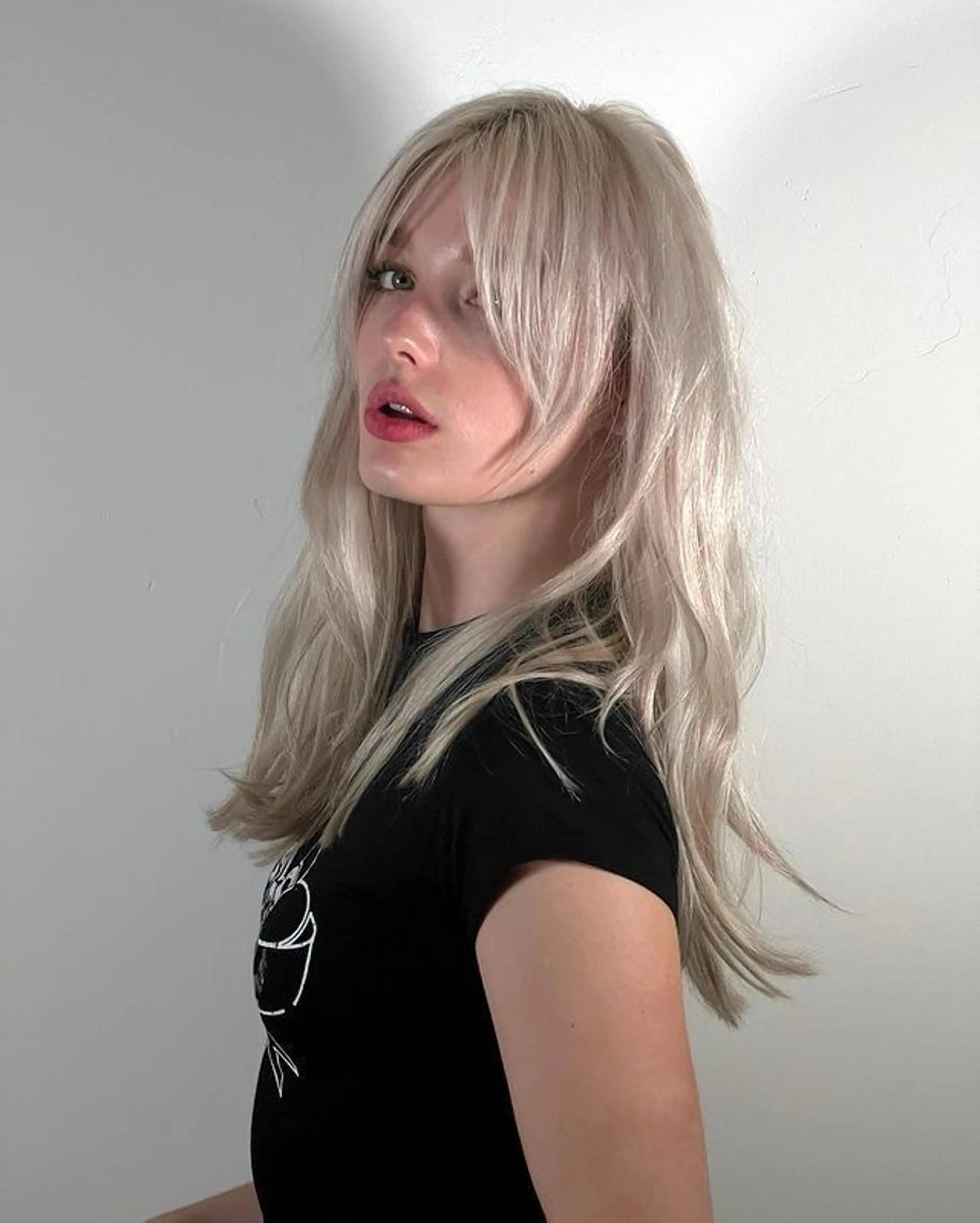 ミディアム カラー ヘアアレンジ 顔まわりレイヤー レイヤーカット カット ヘアカラー トリートメント mina 🌷のヘアスタイル