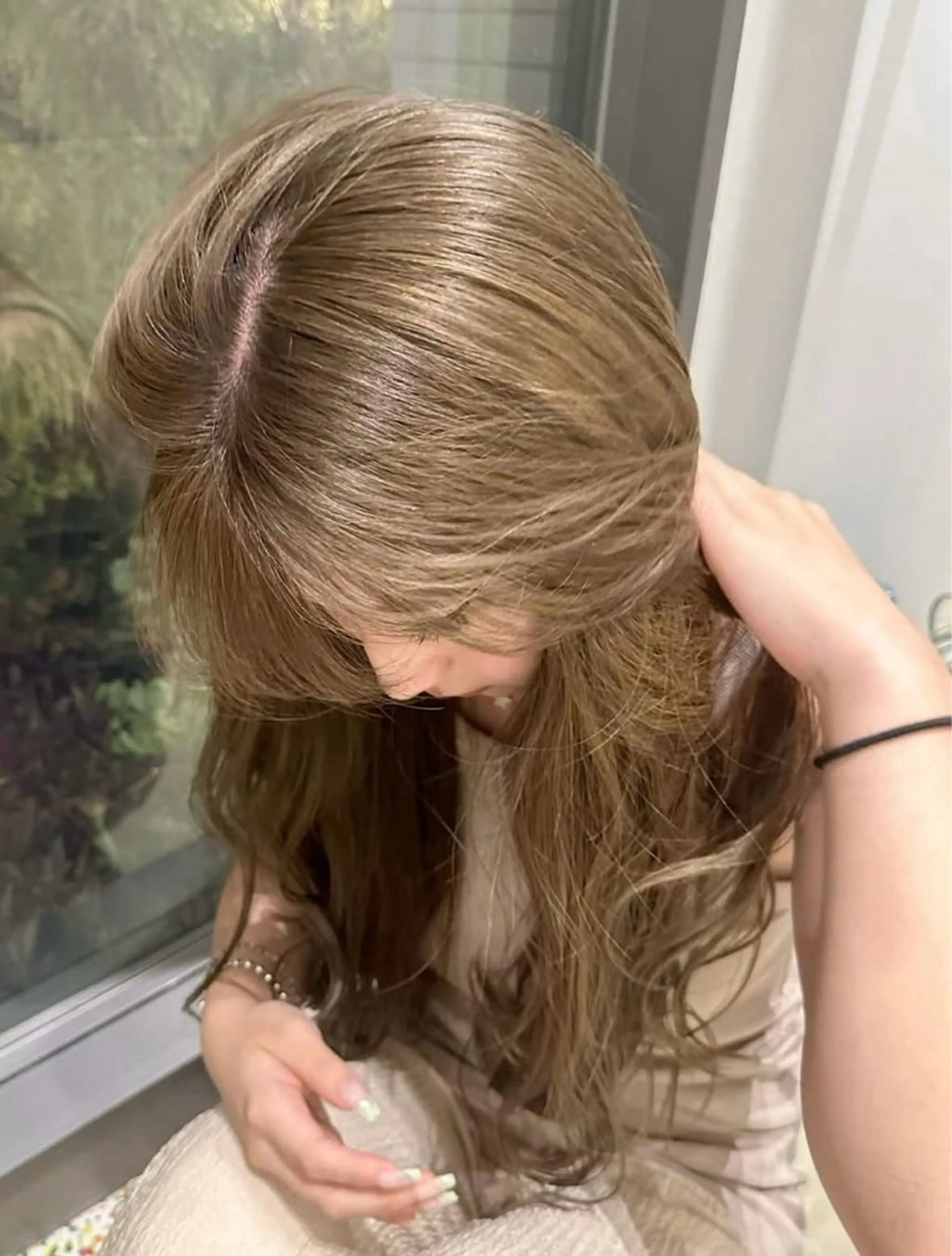 ロング カラー ブリーチ 透明感カラー ダブルカラー ブリーチなしカラー ヘアカラー Yuna/ブリーチ ベージュ ヘアセットのヘアスタイル