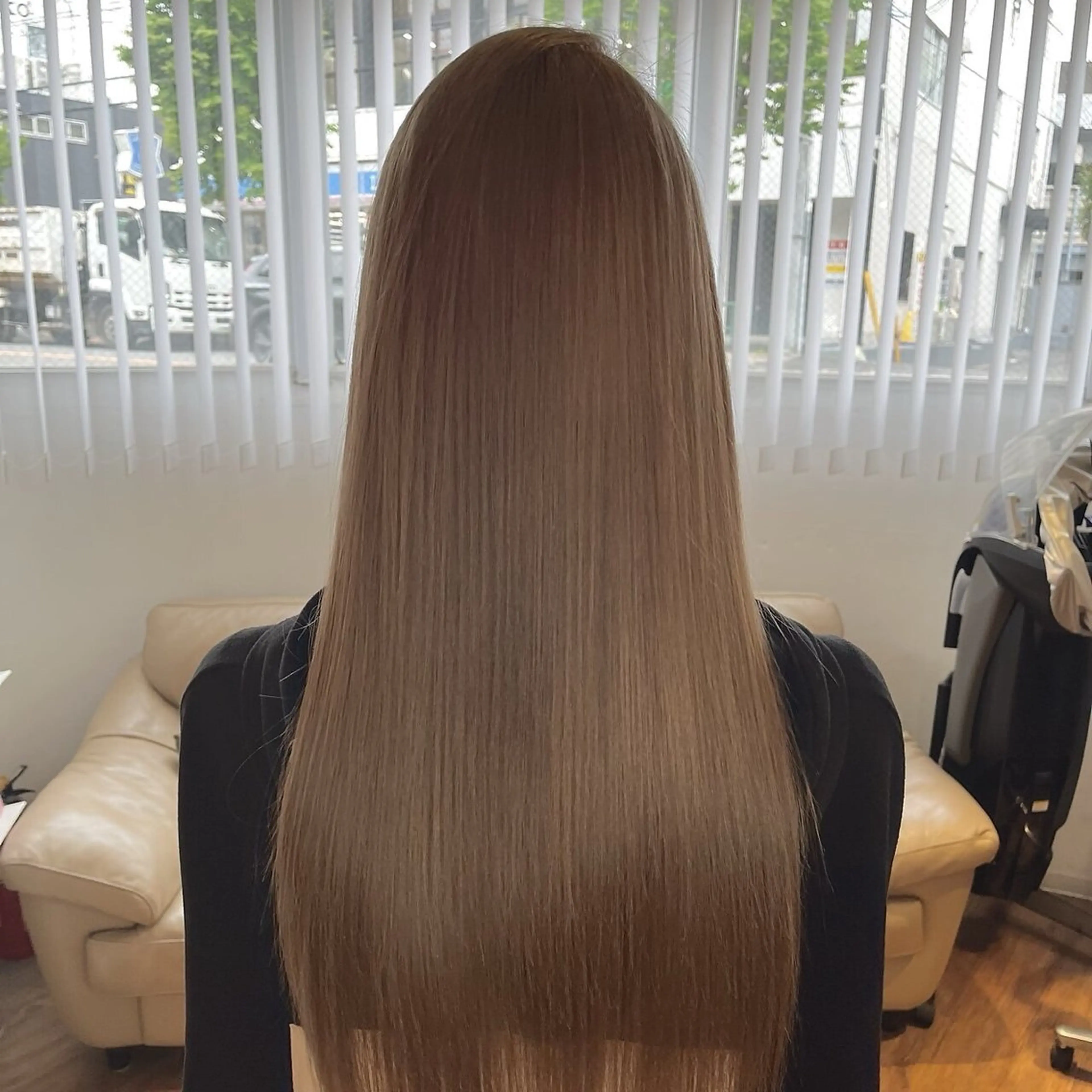 ロング いいじま あきねのヘアスタイル