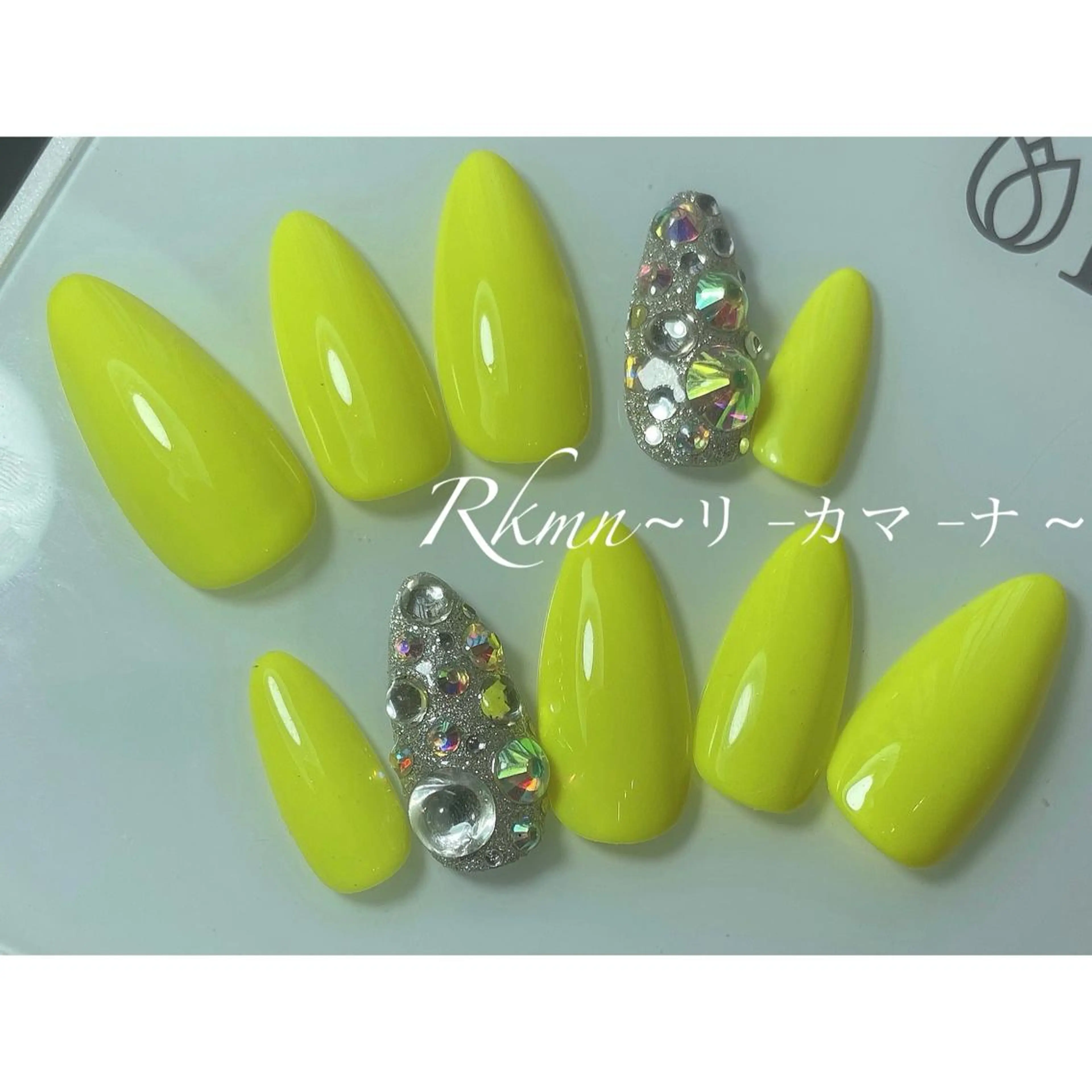 ネイル アートネイル 春ネイル 黄色 ハンドネイル フットネイル ハンドケア Rkmn ~リ-カマ-ナ~のネイルデザイン