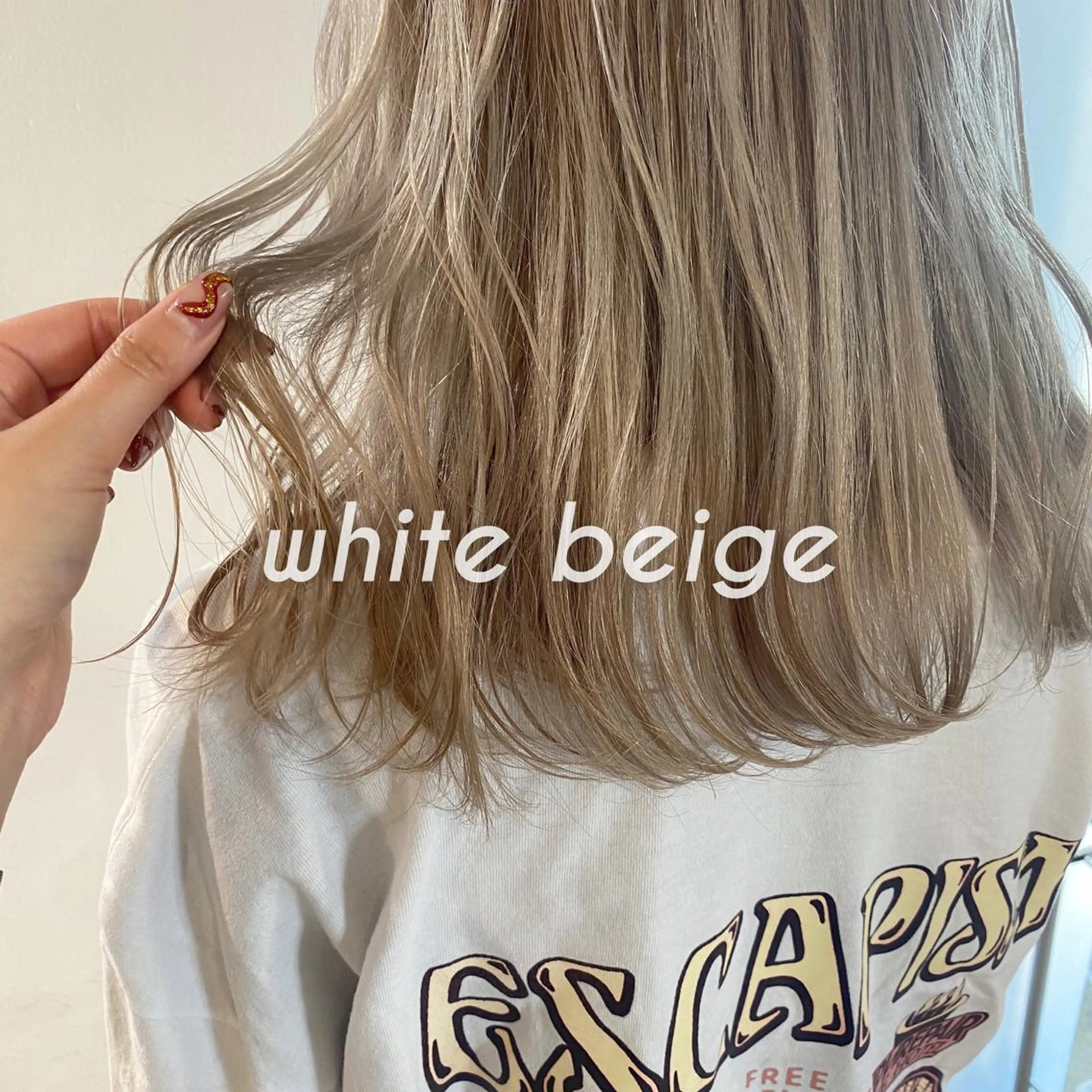 ミディアム カラー ヘアアレンジ ベージュカラー ハイトーンカラー ハイトーンベージュ カット ヘアカラー トリートメント マンツーマン施術🦋 ayajuのヘアスタイル