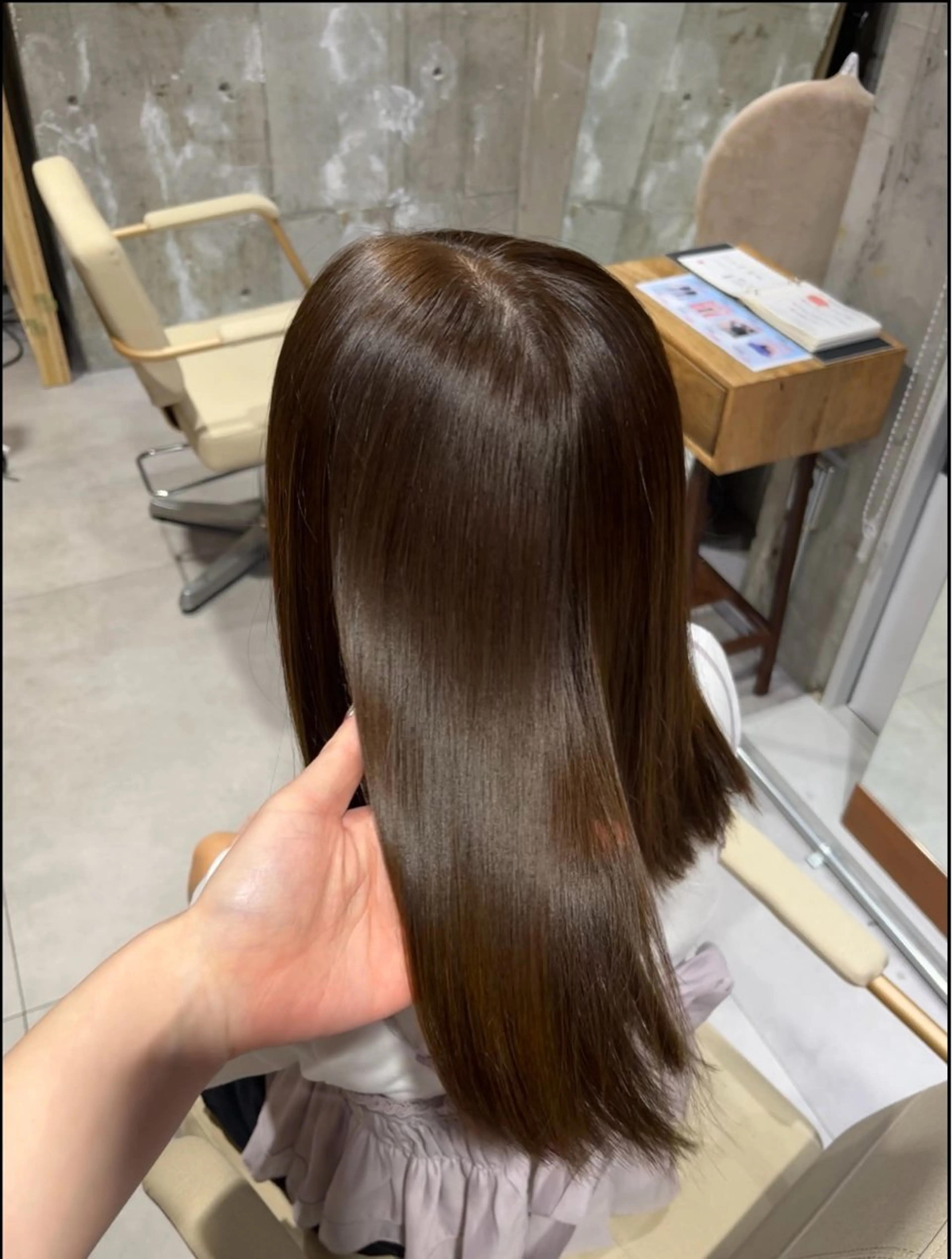 ミディアム カラー ベージュカラー 相宮 優羽のヘアスタイル