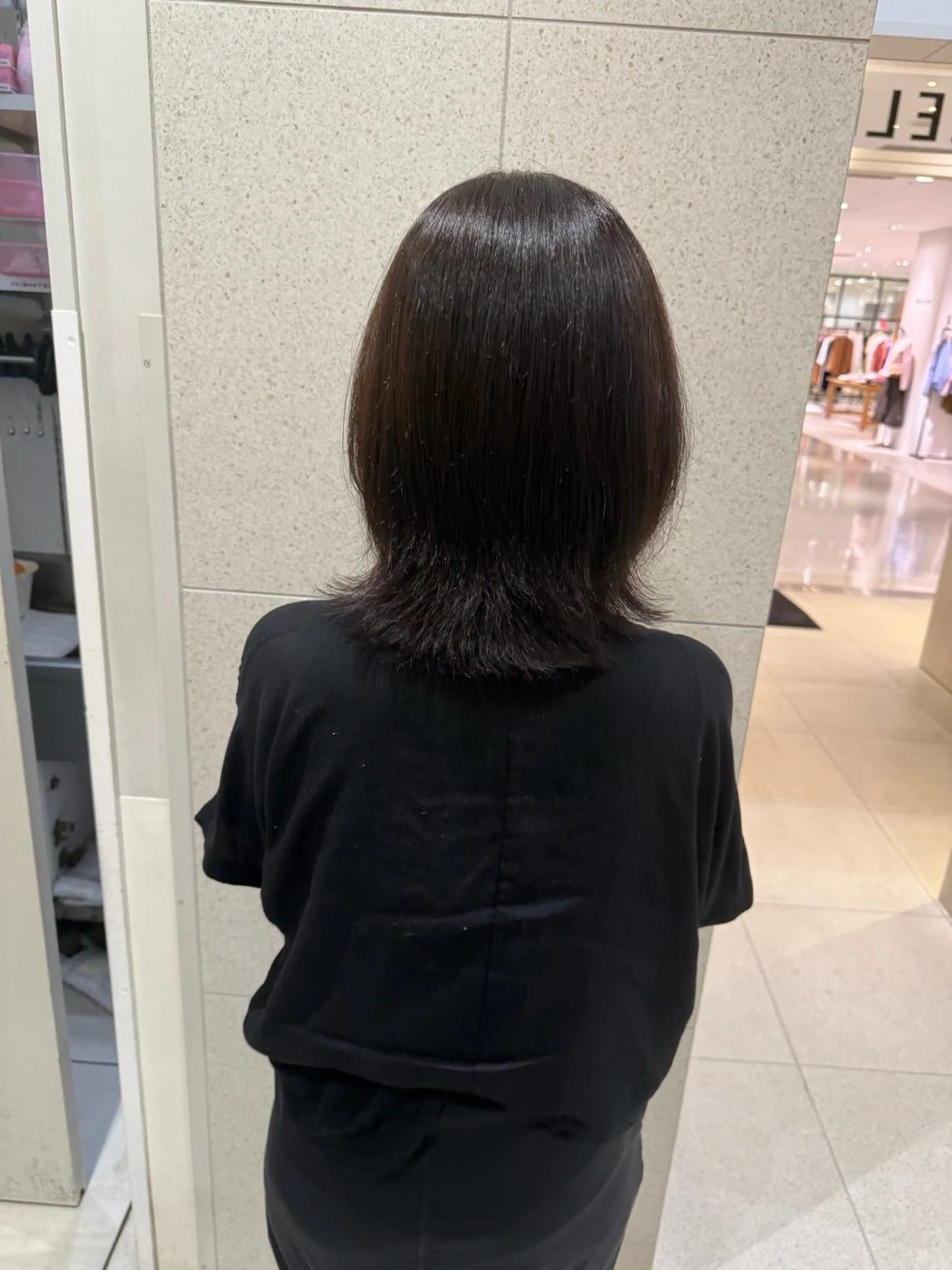 ミディアム ミディアムパーマ くびれヘア くびれレイヤー レイヤーカット 外ハネヘア ZELE AVEDA浦和PARCO店所属・若生 神のヘアスタイル