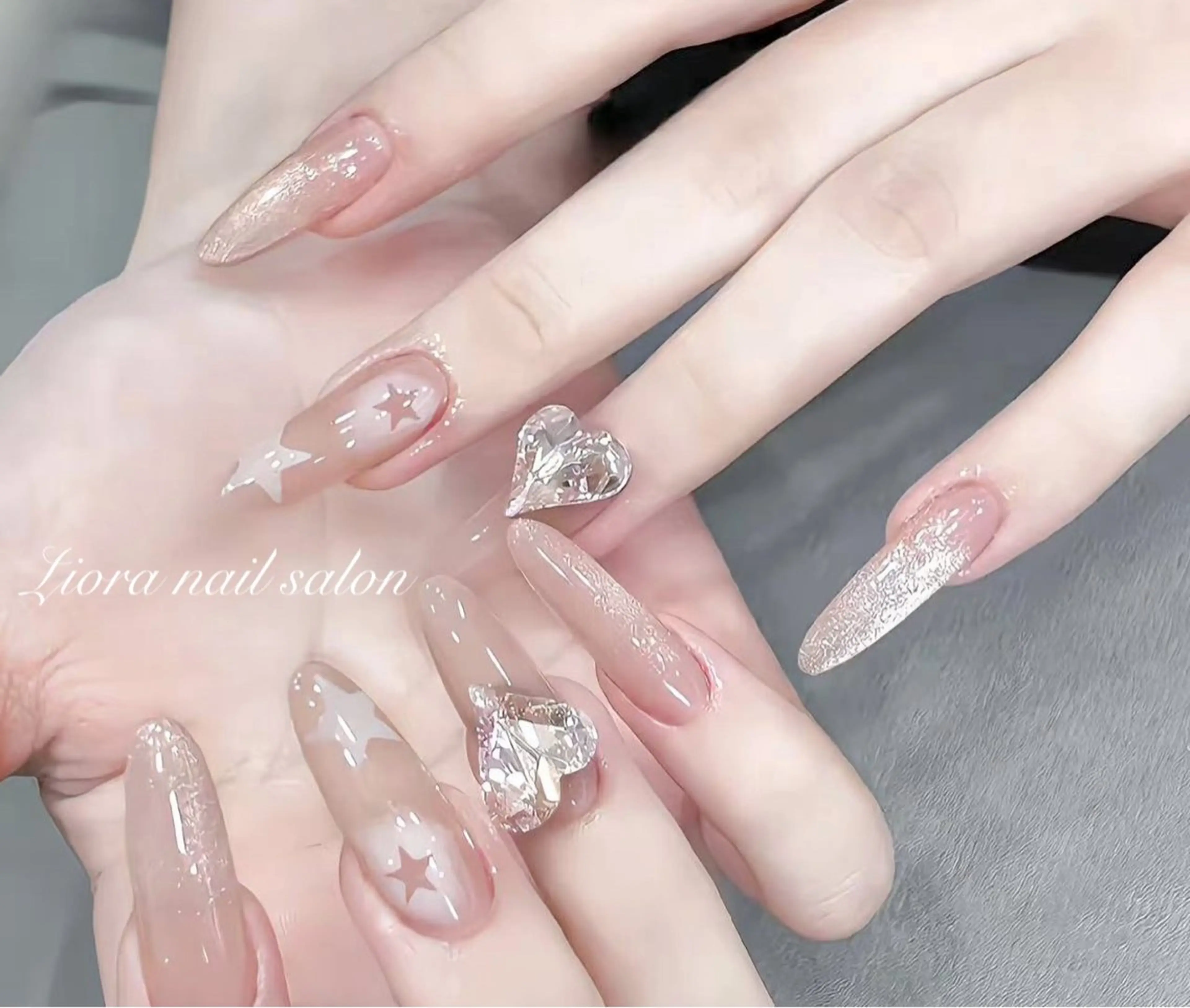 ネイル フレンチネイル ジェルネイル ガーリー グラデーション キラキラネイル ハンドネイル Liora ネイルサロン所属・Liora nail salonのネイルデザイン