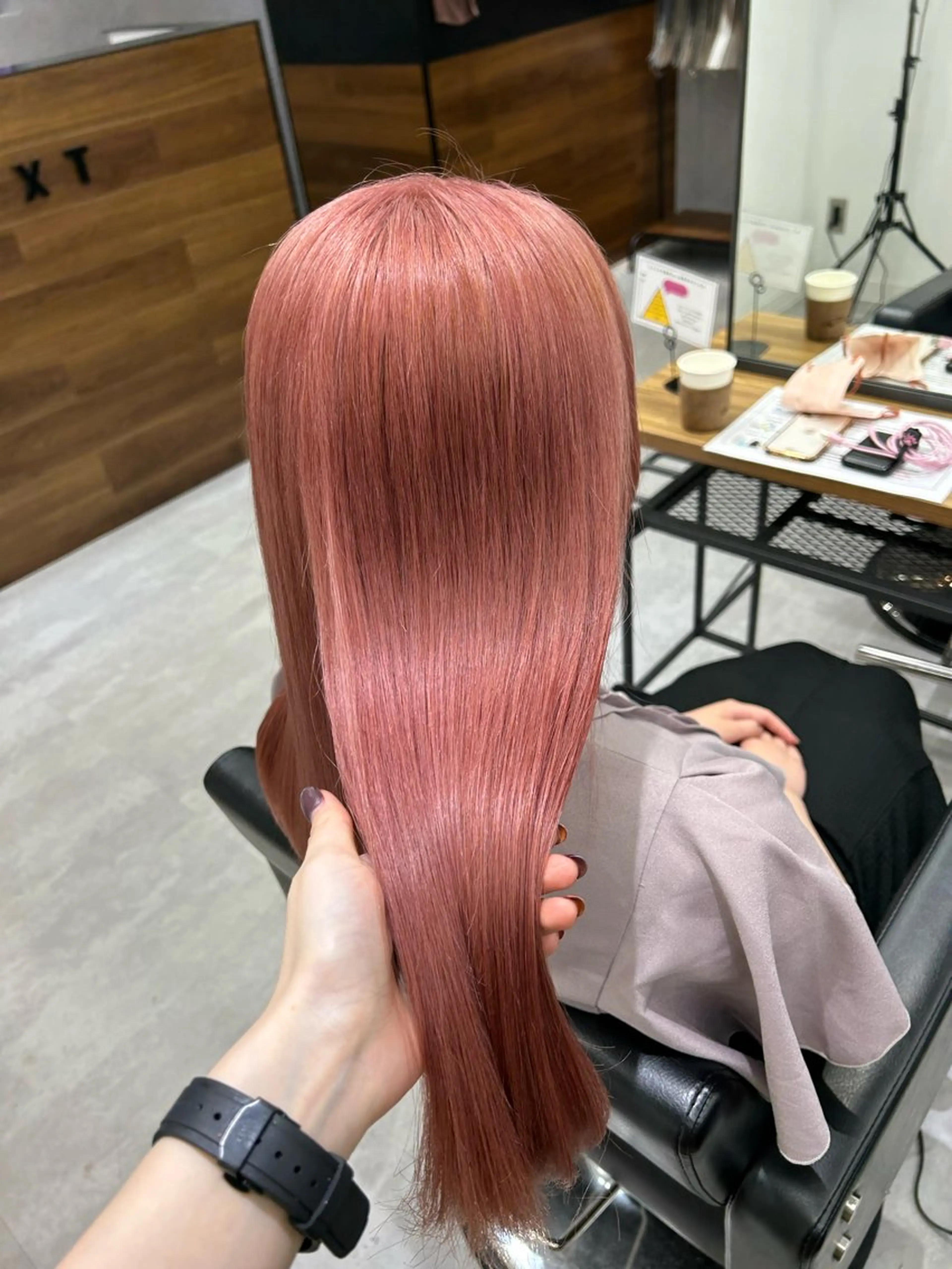 ロング カラー ブリーチ ピンクカラー ヘアカラー トリートメント エクステ ENA💗NEXT /ハイトーンエクステのヘアスタイル