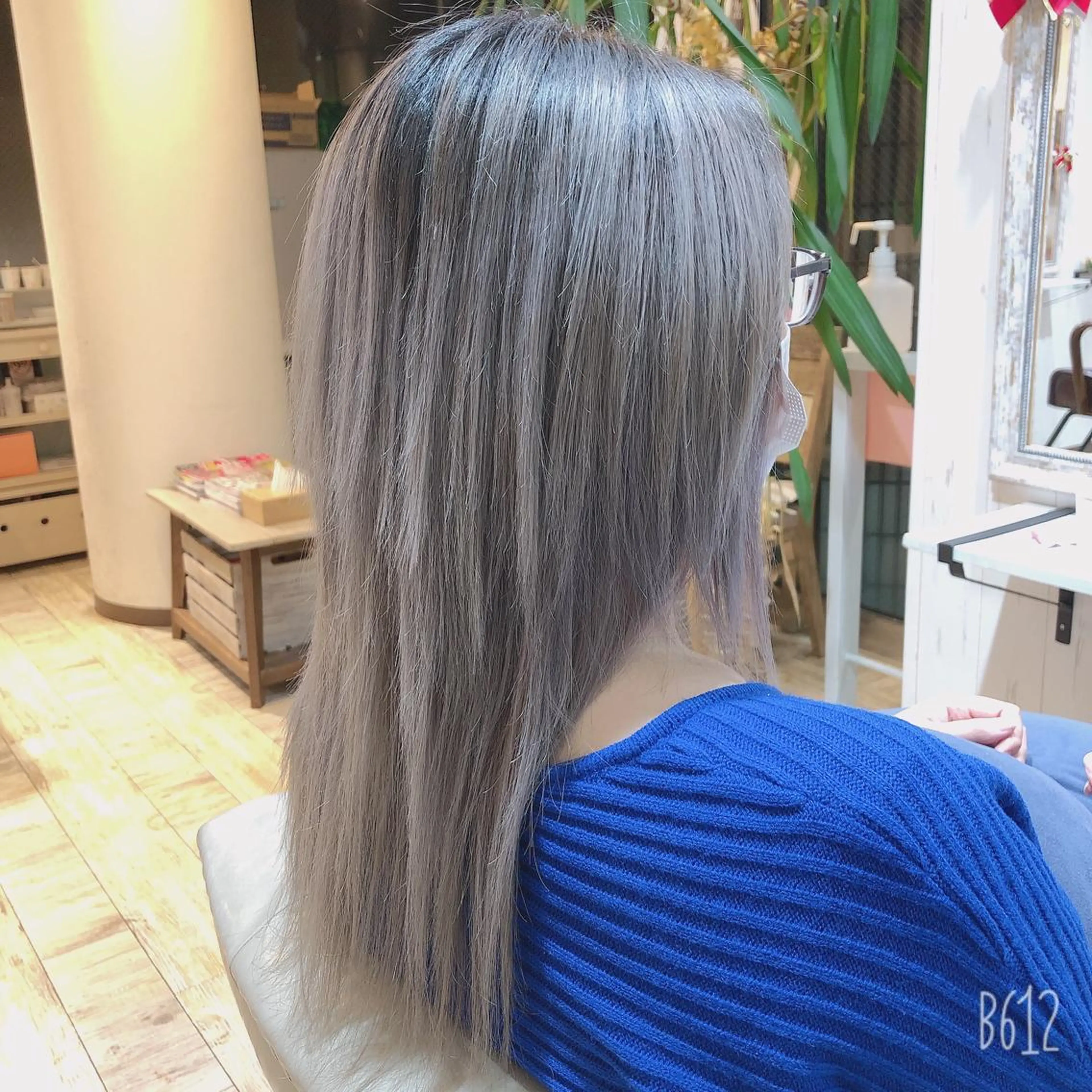 セミロング カラー ヘアカラー トリートメント 【垢抜け大人髪】 TIARA西山のヘアスタイル