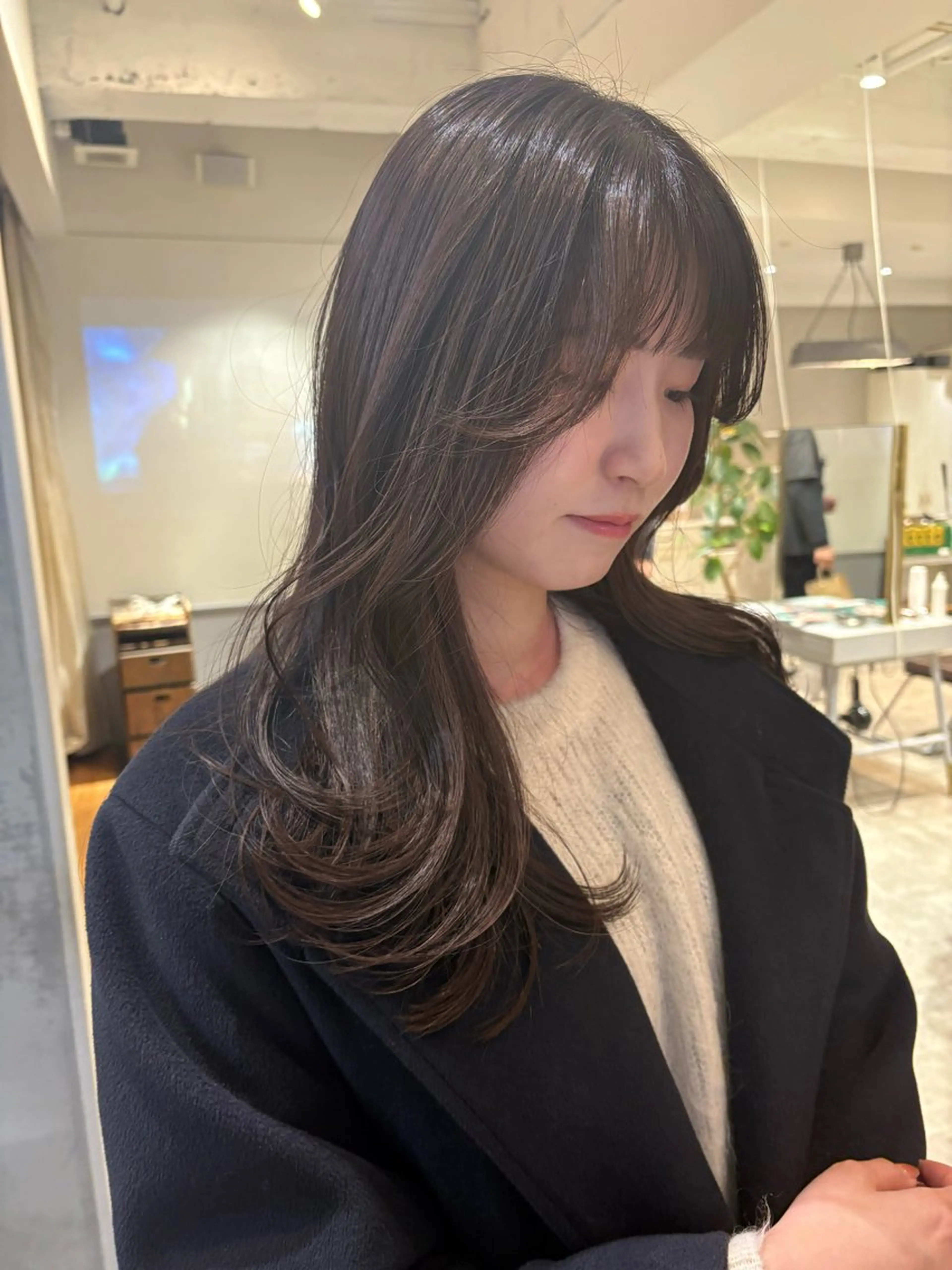 セミロング カラー ヘアカラー SIKI yuuna モテ韓国ヘア☁️のヘアスタイル